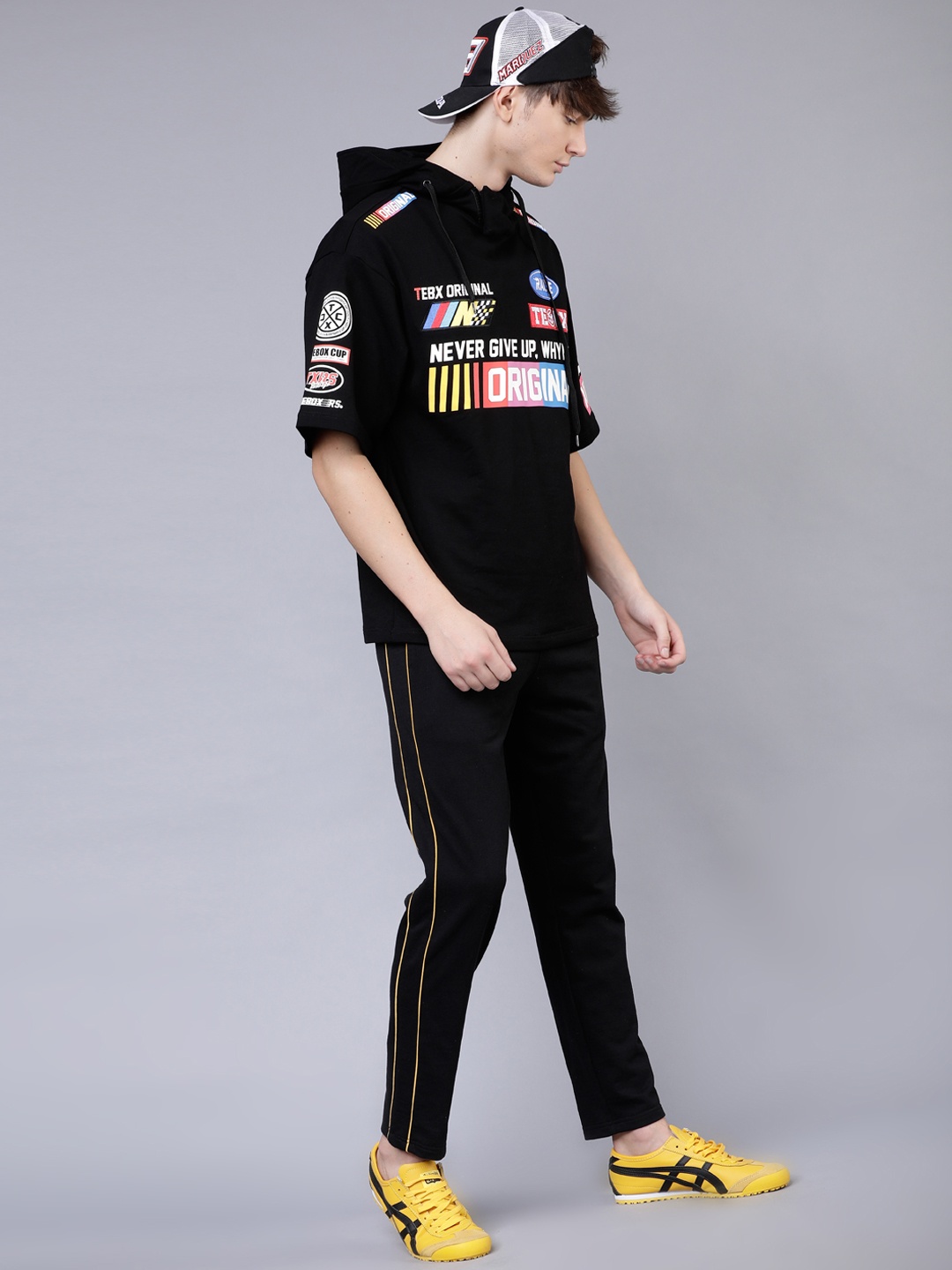 

LOCOMOTIVE Men Black Solid Slim-Fit Trackpants