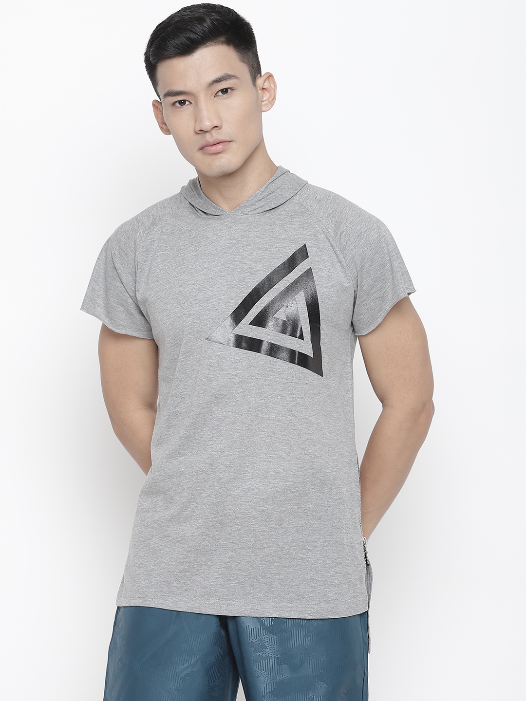 

Aesthetic Bodies Men Grey Melange & Black Printed Hooded T-shirt
