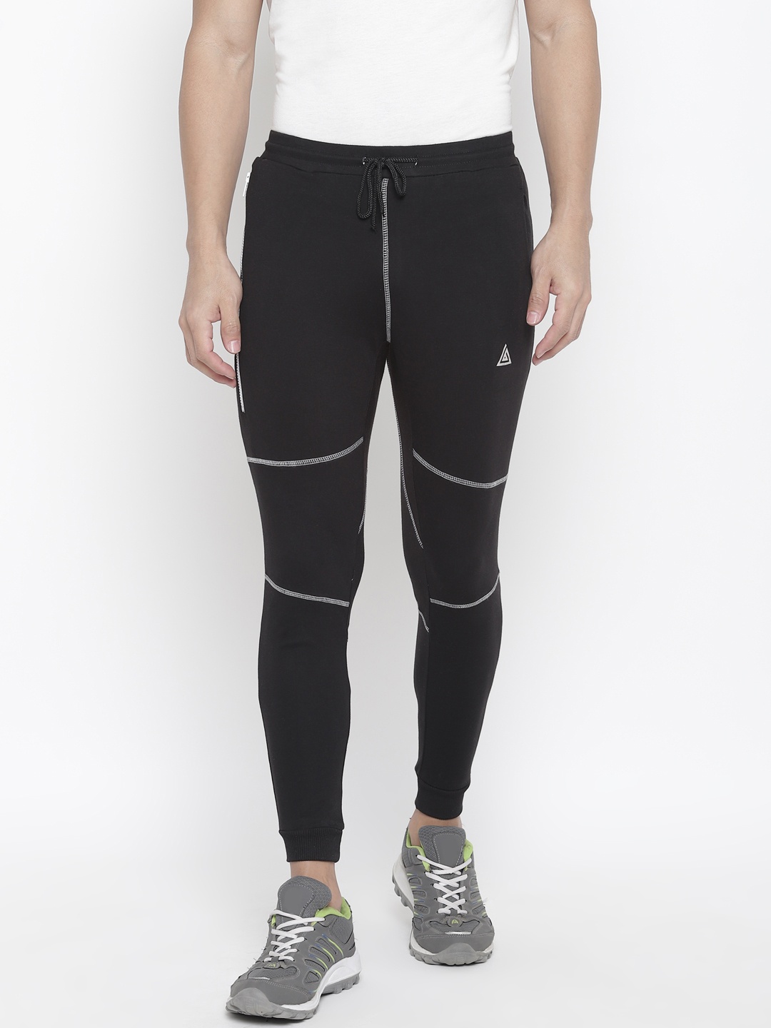 

Aesthetic Bodies Men Black Slim Fit Solid Joggers