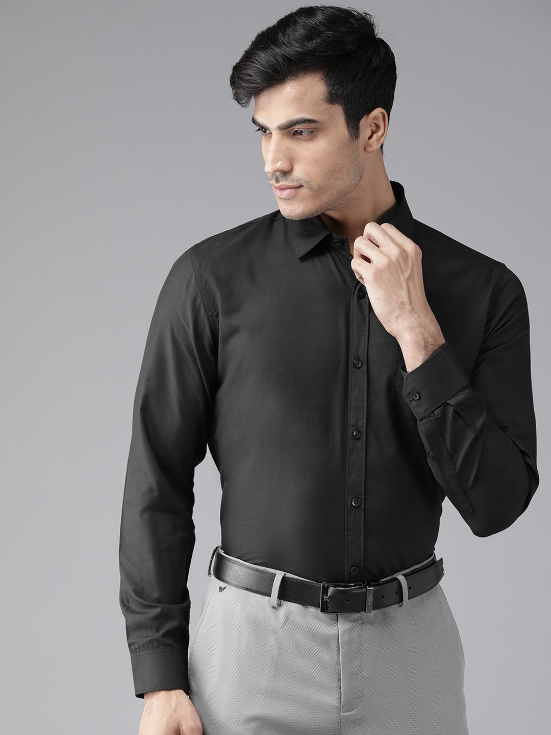

DENNISON Men Black Modern Slim Fit Solid Formal Shirt