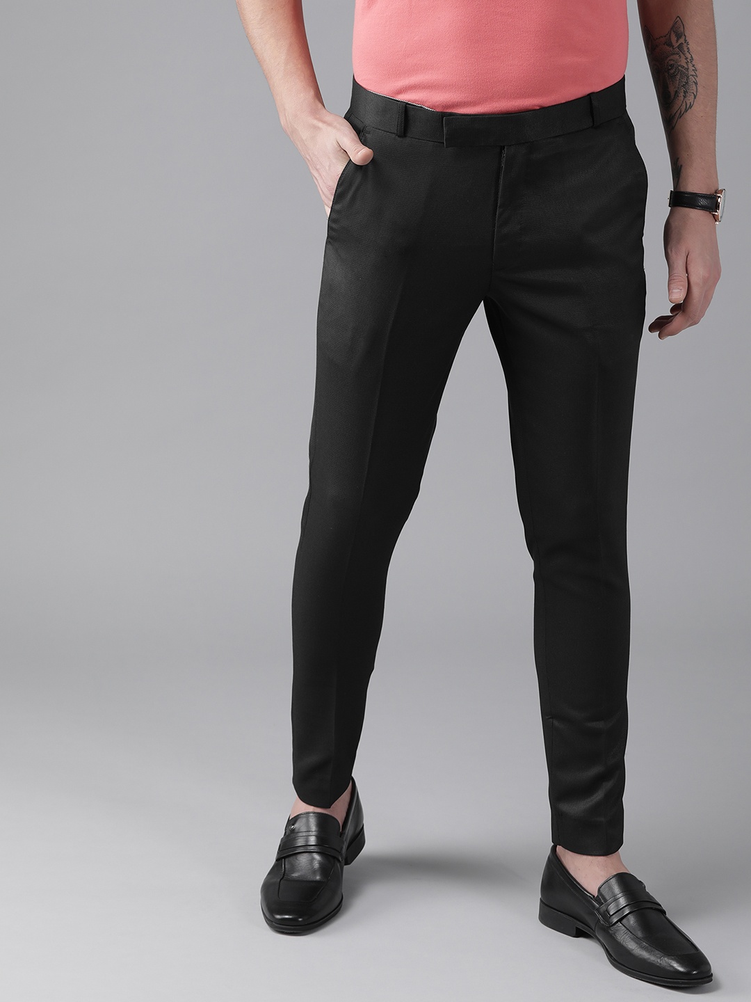 

DENNISON Men Black Smart Tapered Fit Self-Checked Cropped Regular Trousers