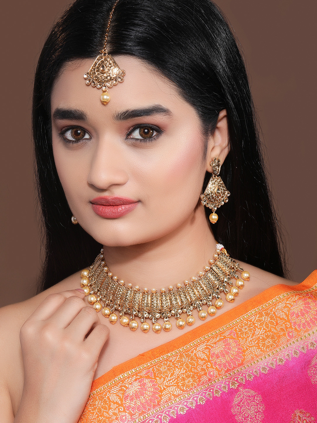 

Rubans Women Gold-Plated & Off-White Kundan & Pearl Embellished Jewellery Set