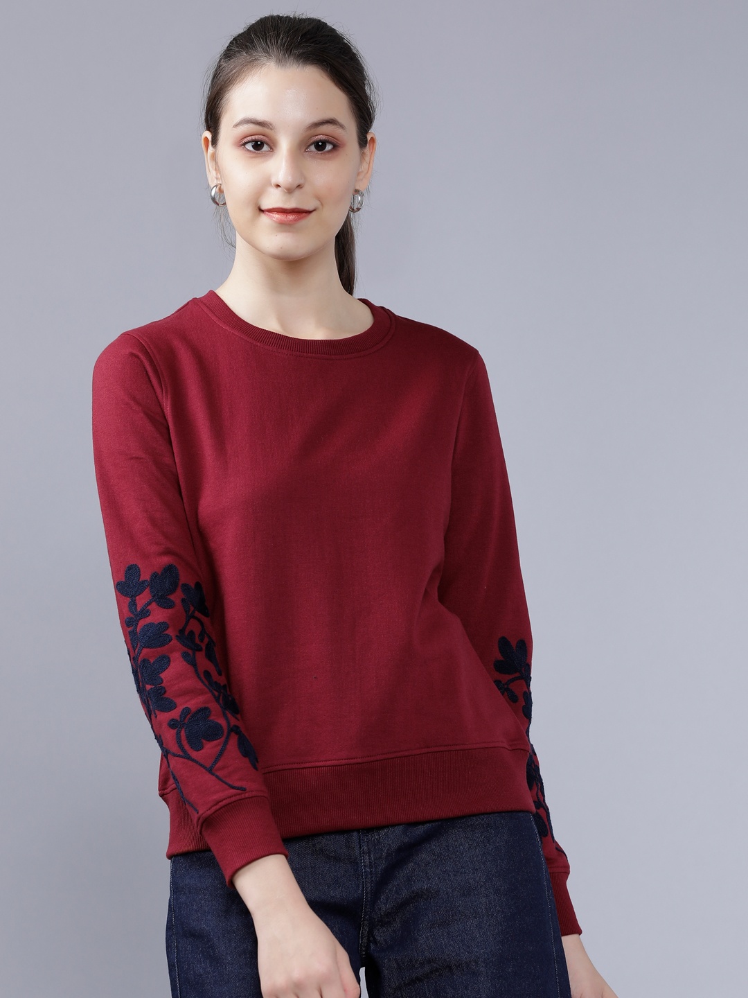 

Tokyo Talkies Women Maroon & Navy Blue Solid Sweatshirt