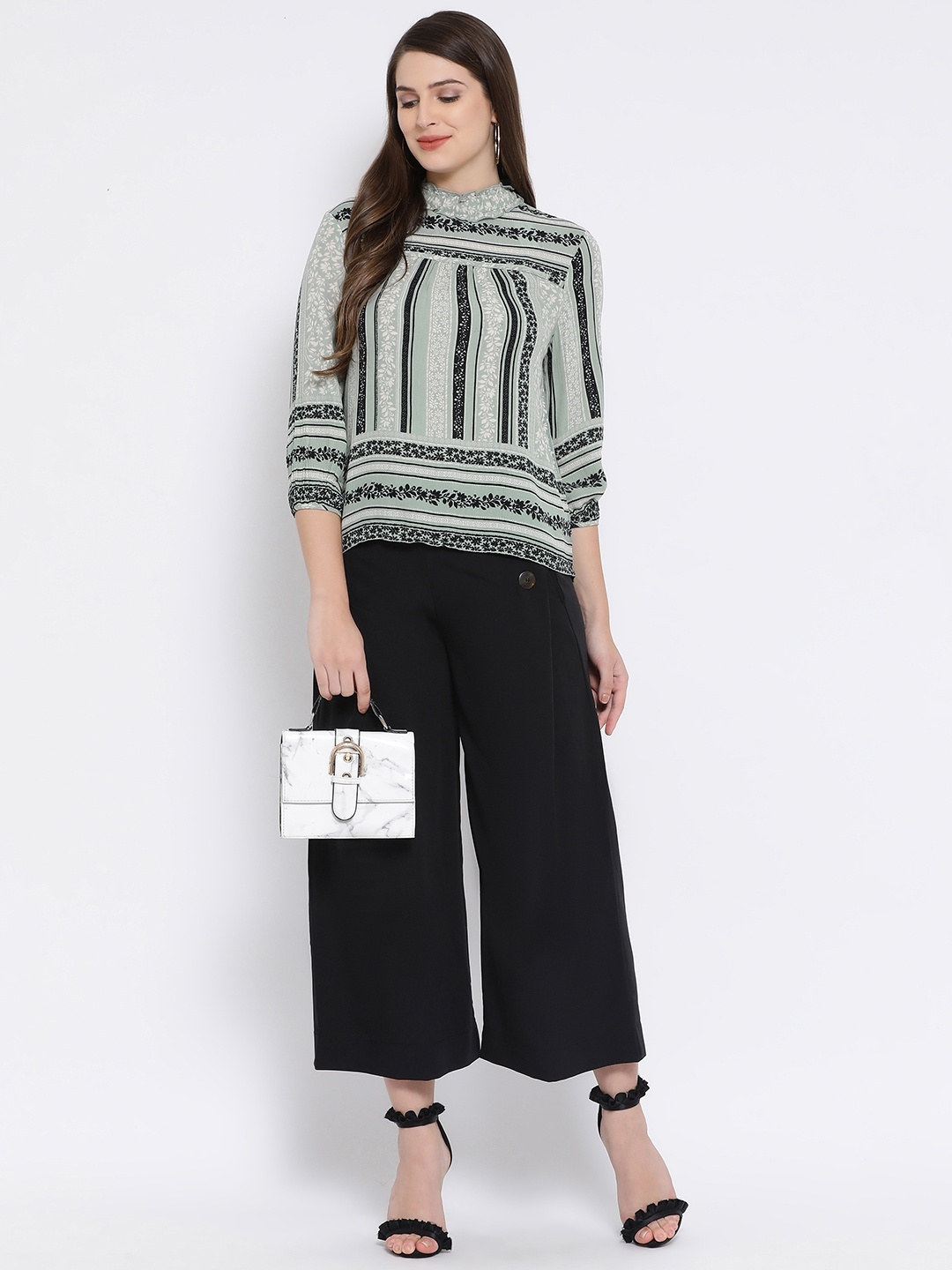 

Oxolloxo Women Olive Green Striped Top