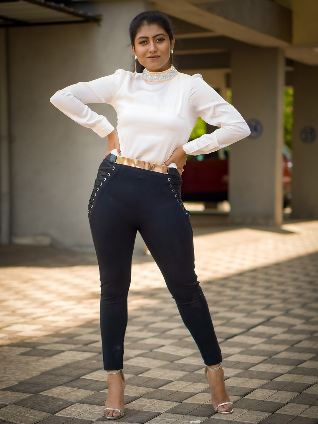 

SASSAFRAS Off-White Top with Satin Finish