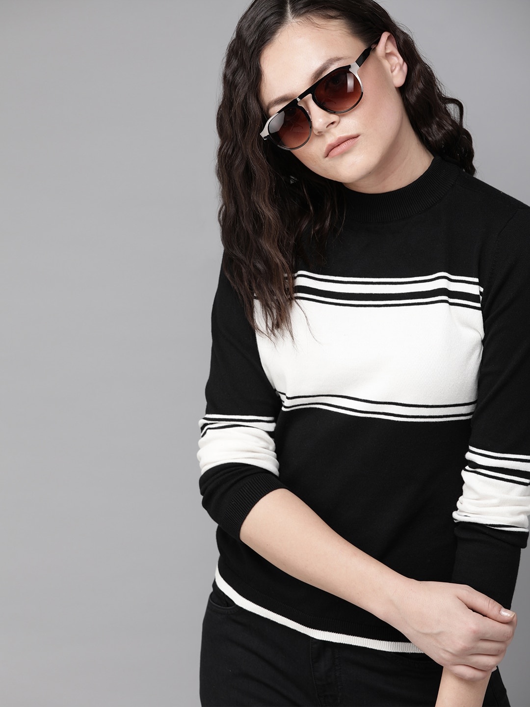 

The Roadster Lifestyle Co Black & White Horizontal Striped Top