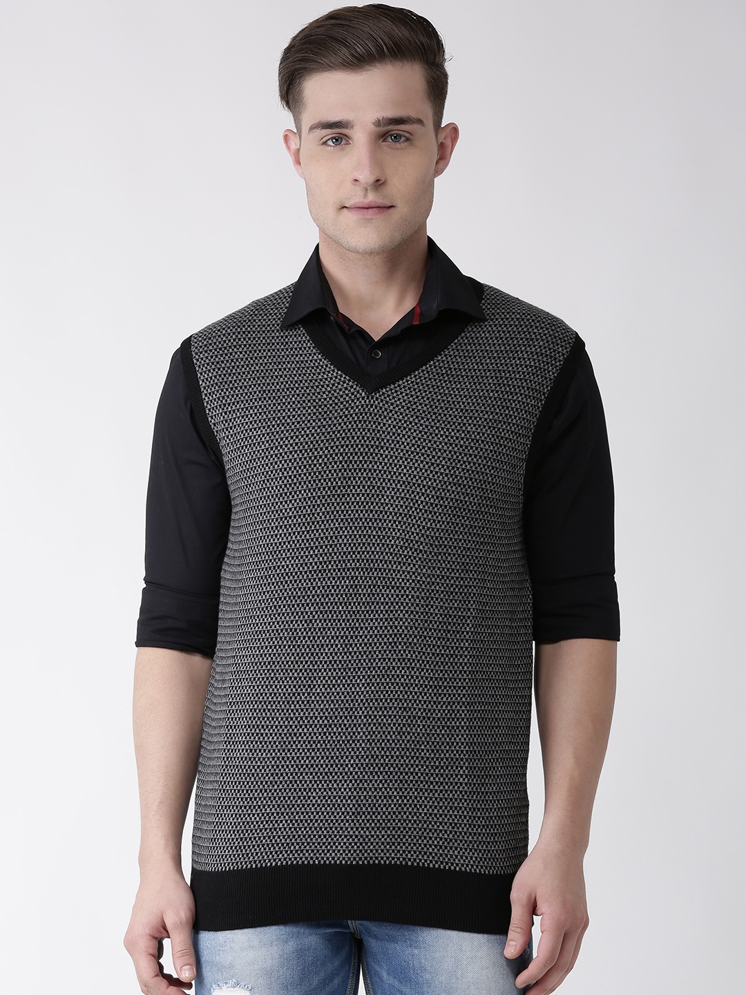 

Celio Men Black & Grey Self Design Sweater Vest