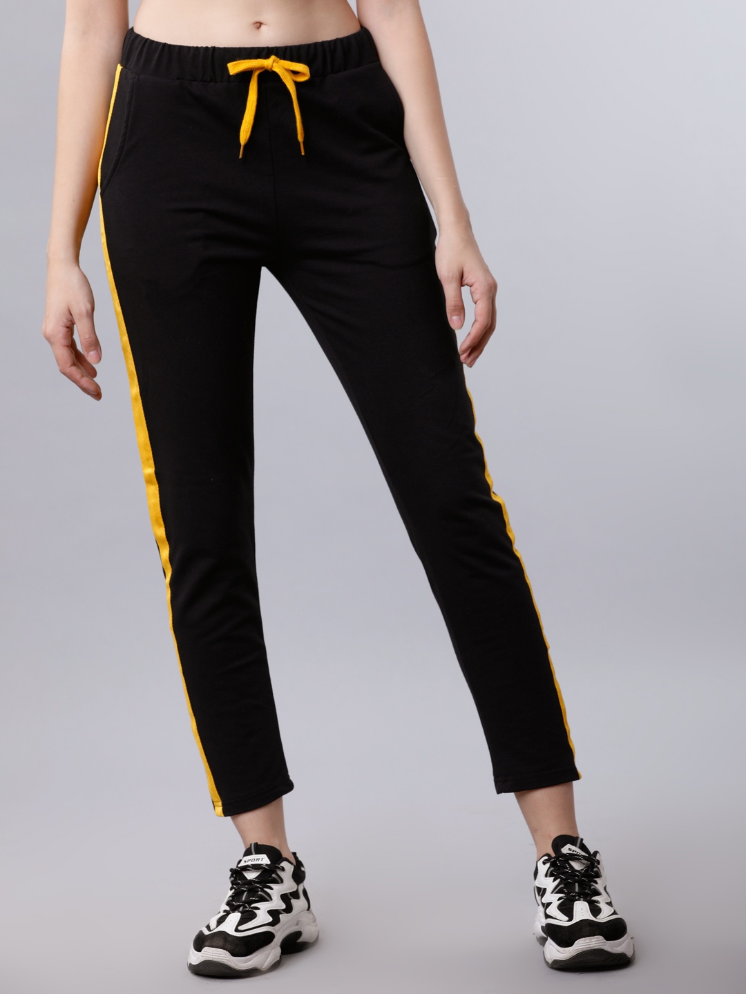 

Tokyo Talkies Women Black Solid Slim-Fit Track Pants