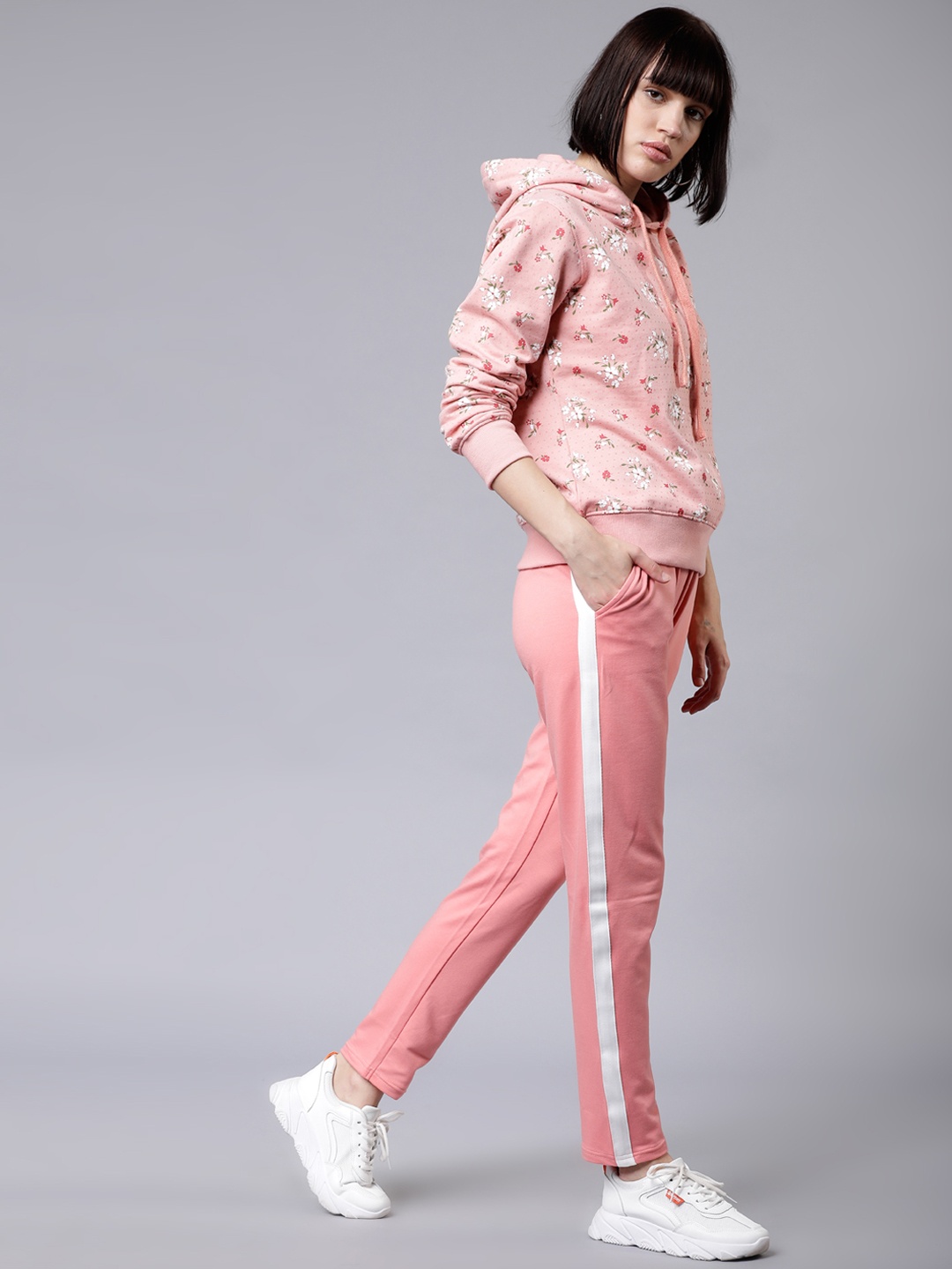 

Tokyo Talkies Women Pink Solid Slim-Fit Track Pants