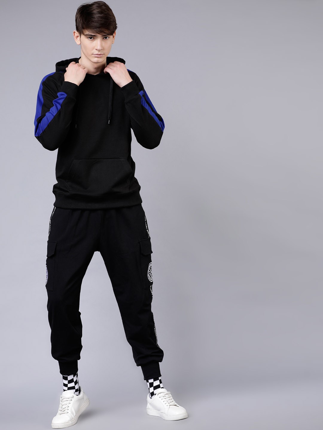 

HIGHLANDER Men Black & Blue Solid Hooded Sweatshirt