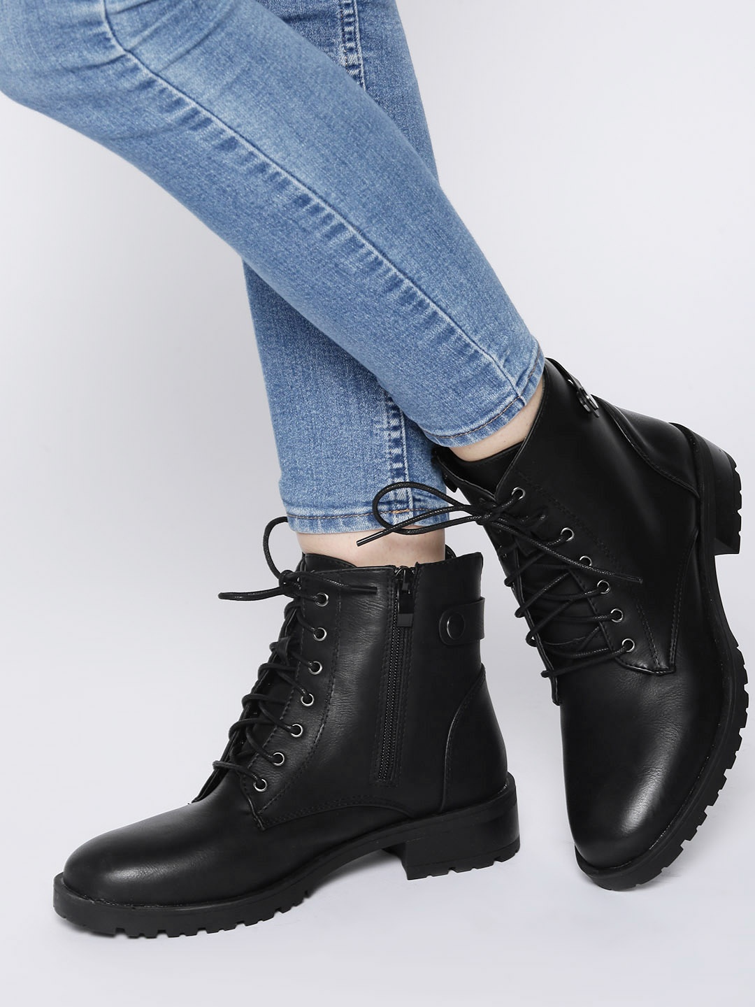 

The Roadster Lifestyle Co Women Black Solid Mid-Top Flat Boots