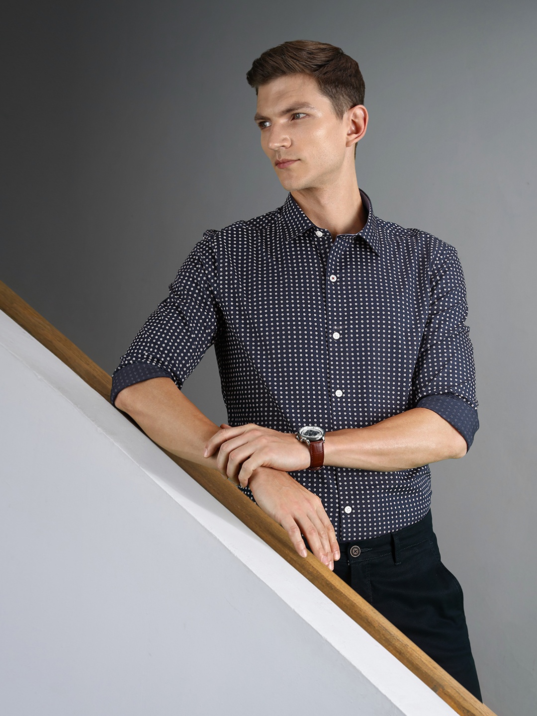 

INVICTUS Men Navy Blue & White Printed Slim Fit Sustainable Formal Shirt