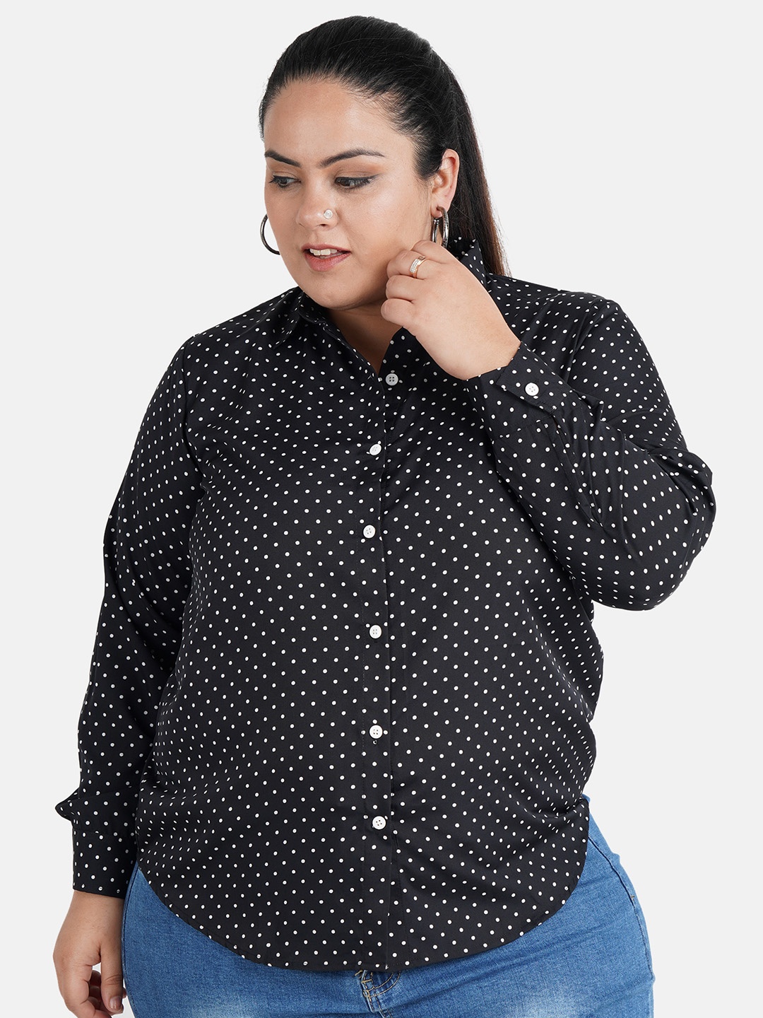 

Indietoga Women Black & White Slim Fit Printed Casual Plus Size Shirt