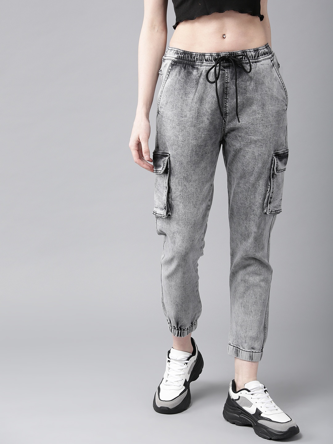 

The Roadster Lifestyle Co Women Grey Straight Fit Washed Denim Joggers