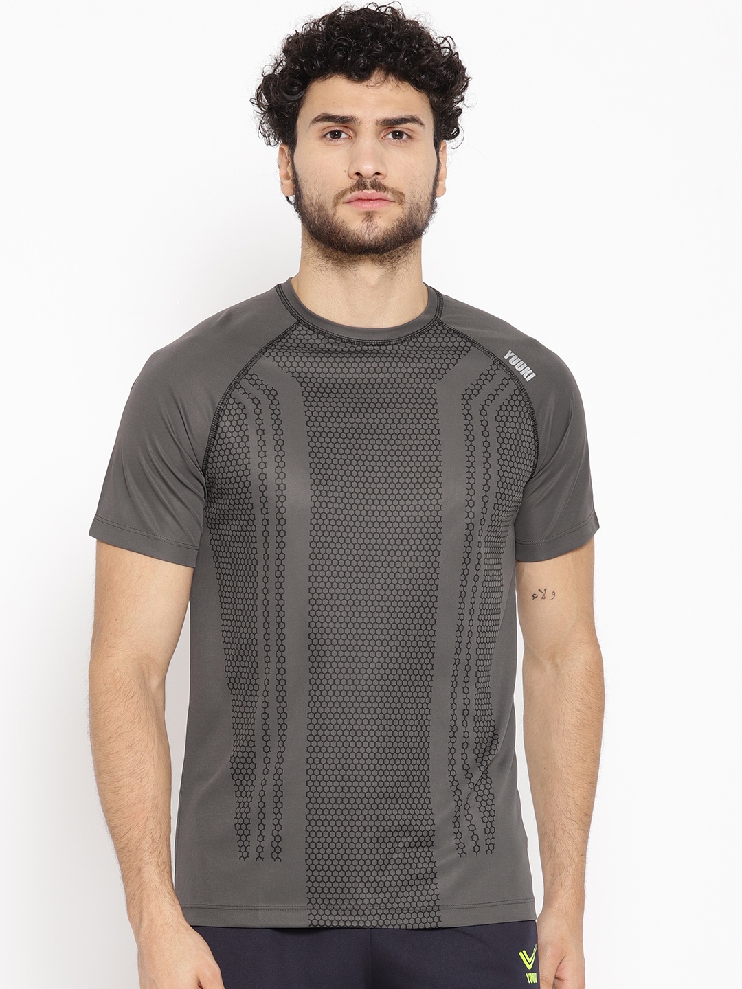 

Yuuki Men Charcoal Grey Printed Round Neck T-shirt