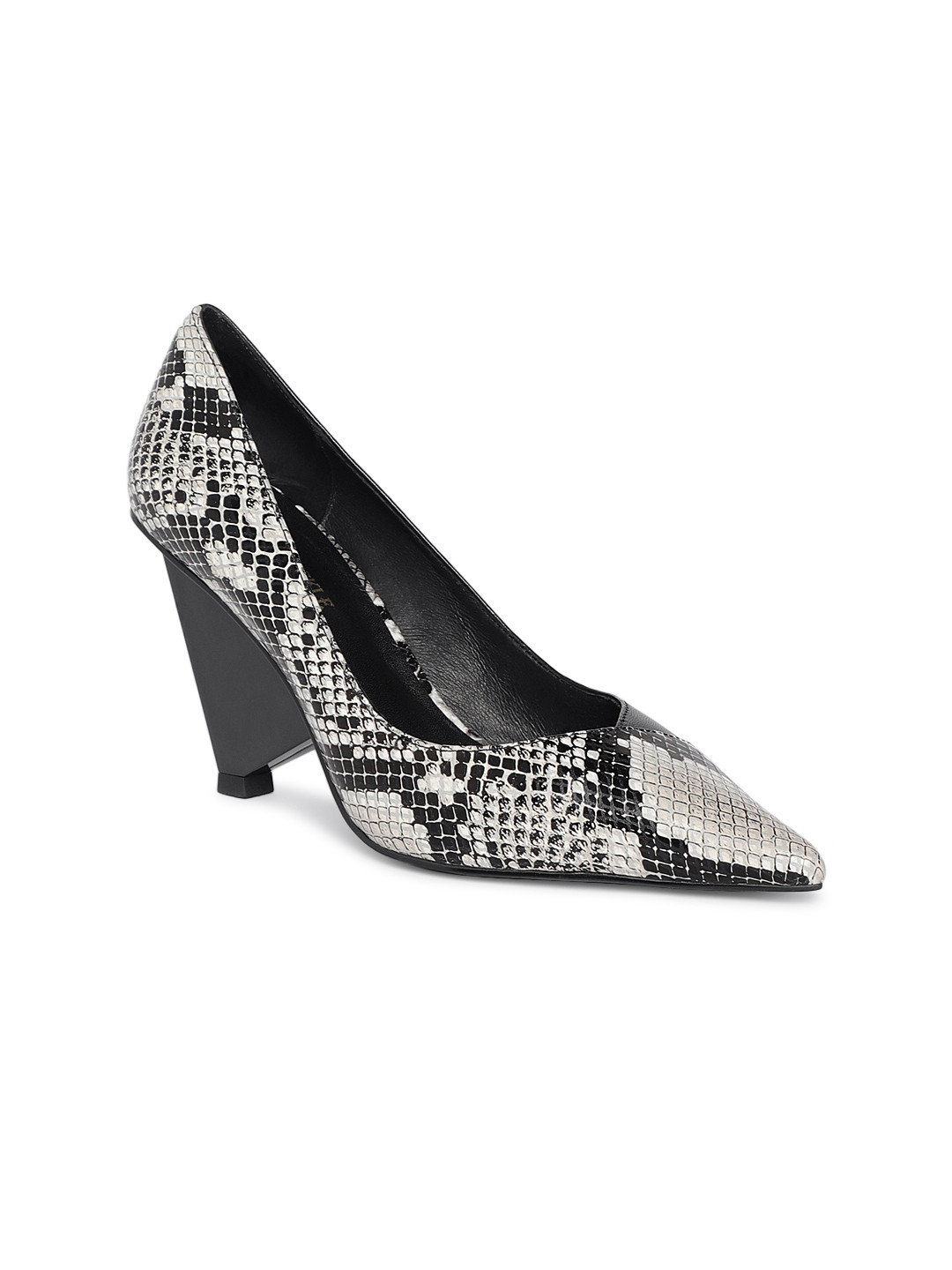 

Heel & Buckle London Women Black & Grey Textured Leather Pumps