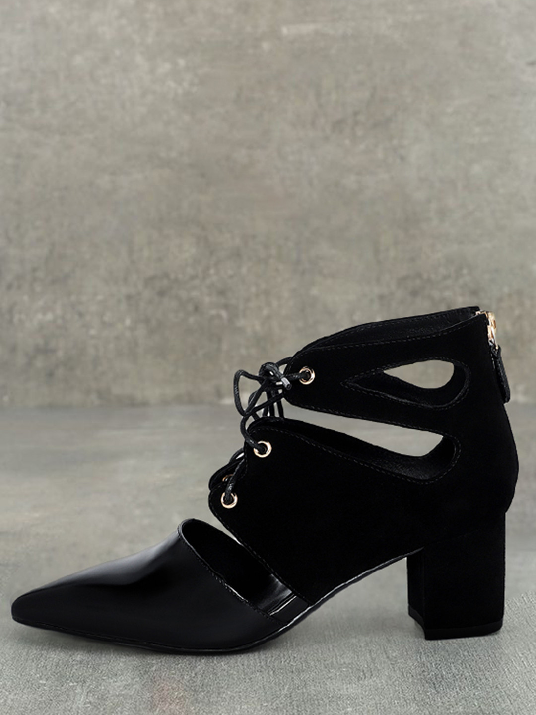 

Heel & Buckle London Women Black Solid Leather Gladiators