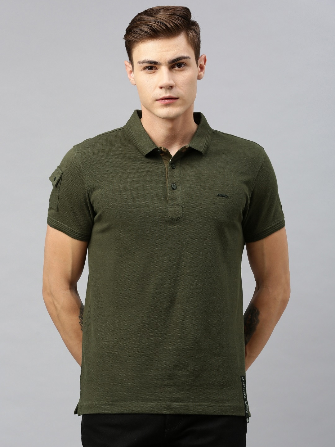 

SPYKAR Men Olive Green Solid Polo Collar T-shirt with Sleeve Pocket