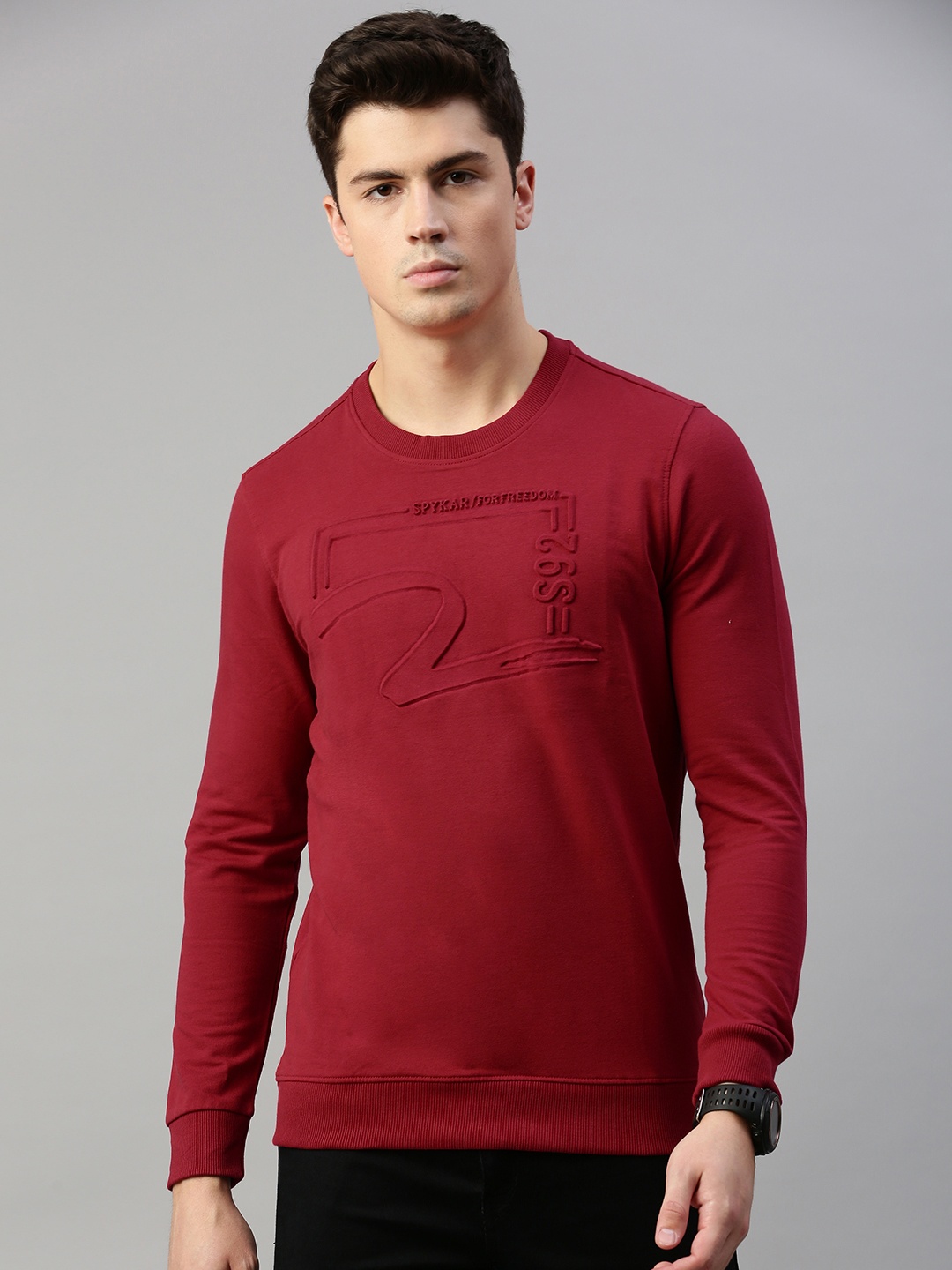 

SPYKAR Men Maroon Embossed Round Neck T-shirt