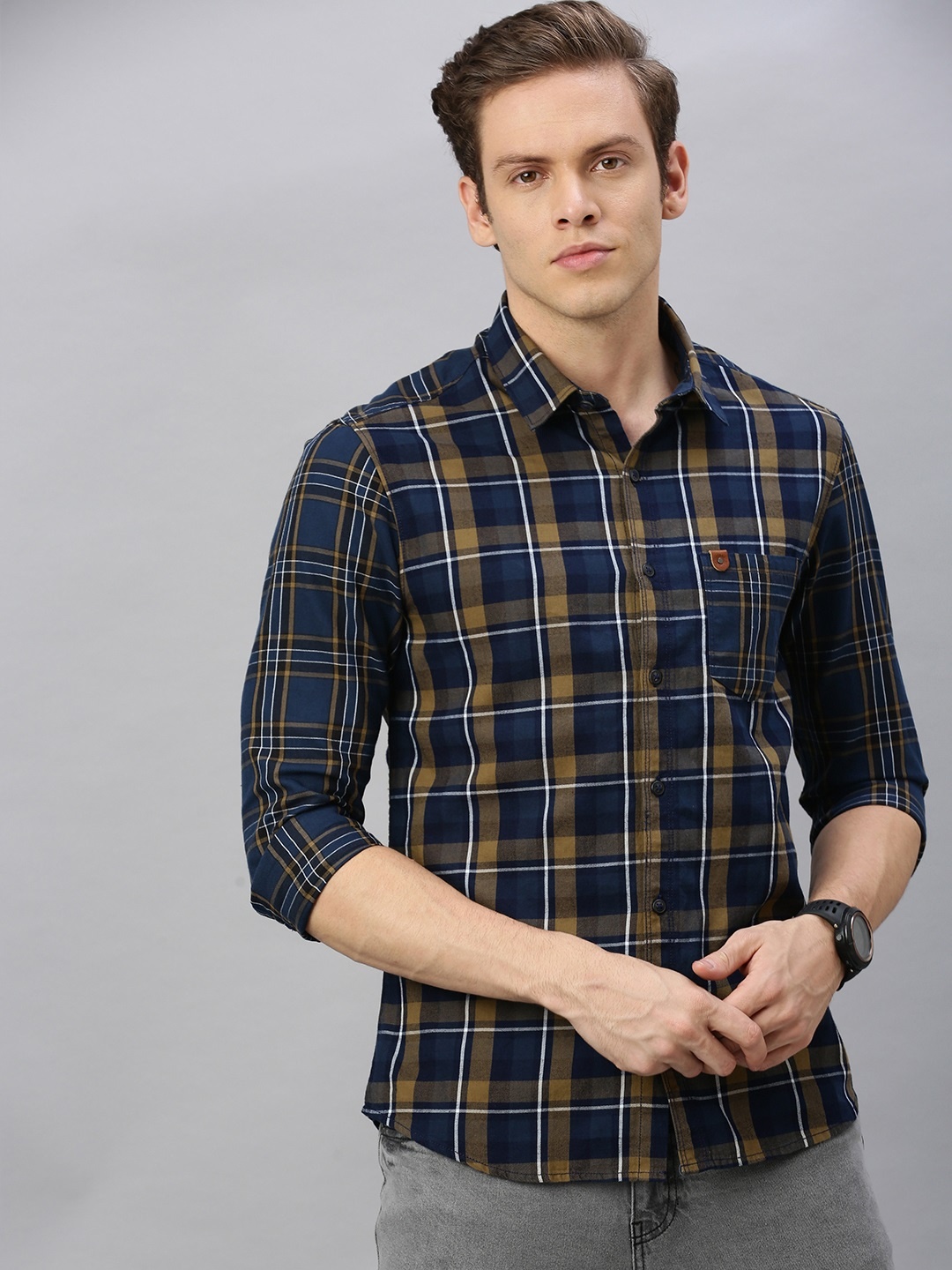 

SPYKAR Men Navy Blue & Mustard Yellow Slim Fit Checked Casual Shirt