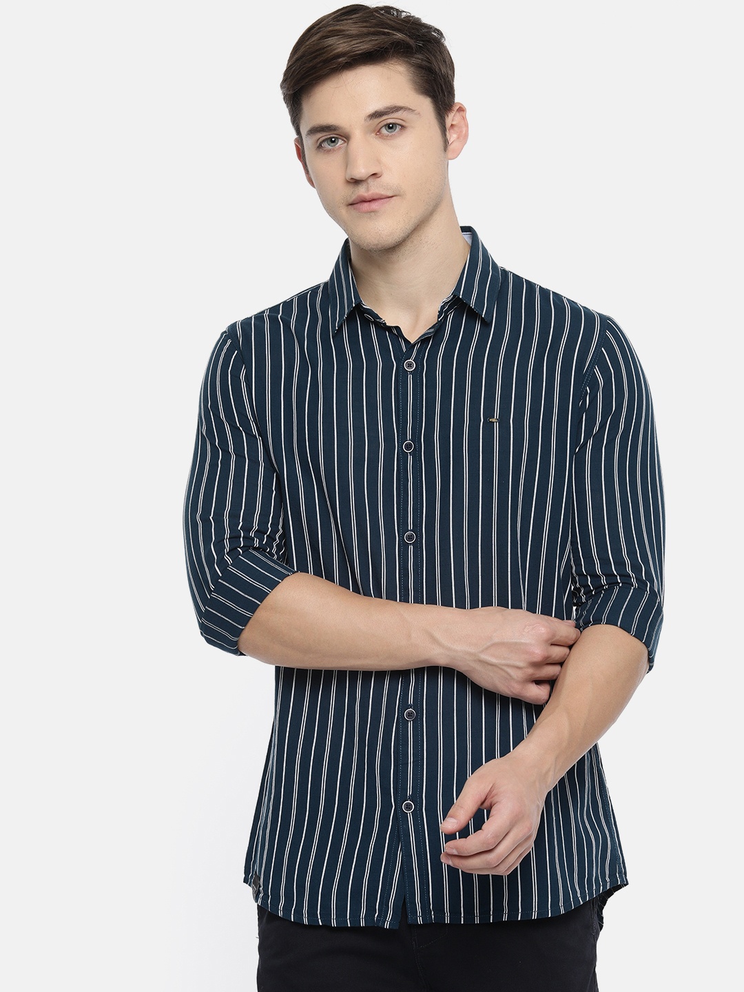 

SPYKAR Men Navy Blue & White Slim Fit Striped Casual Shirt