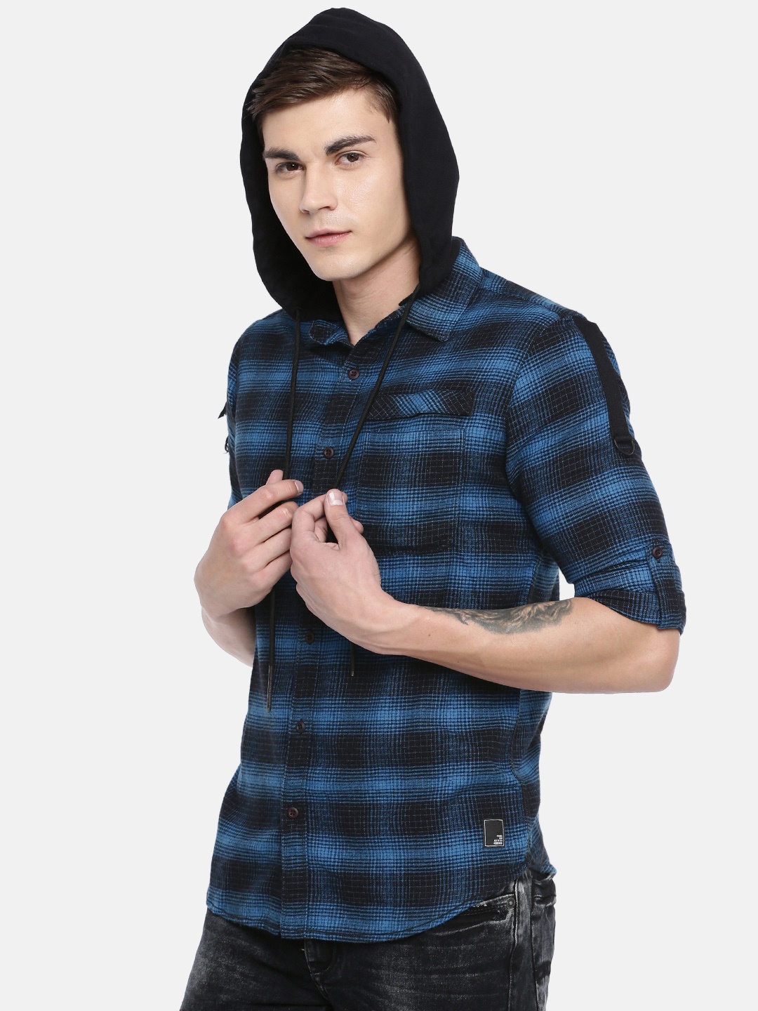 

SPYKAR Men Blue & Black Slim Fit Checked Casual Shirt