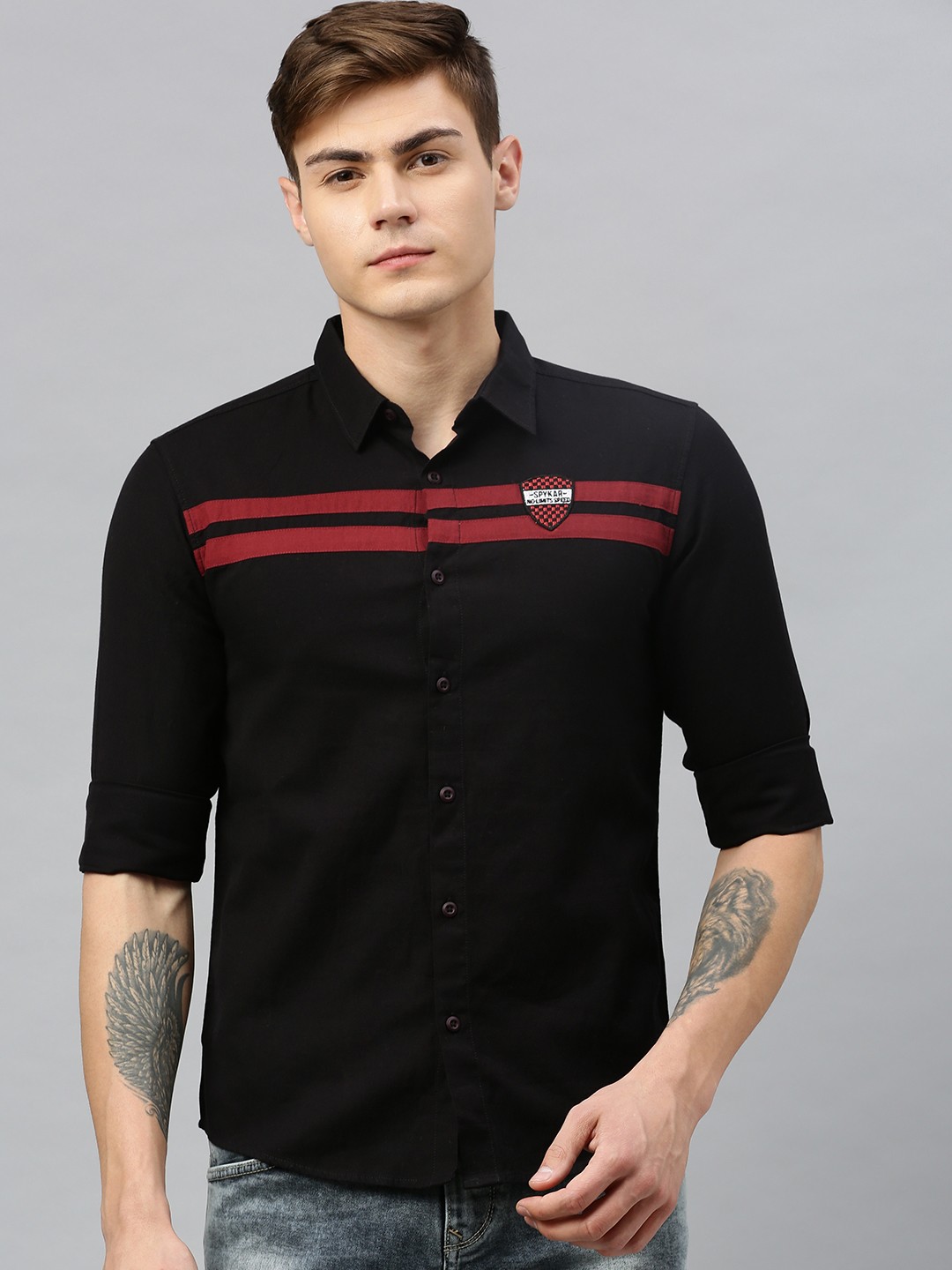 

SPYKAR Men Black & Red Slim Fit Striped Casual Shirt