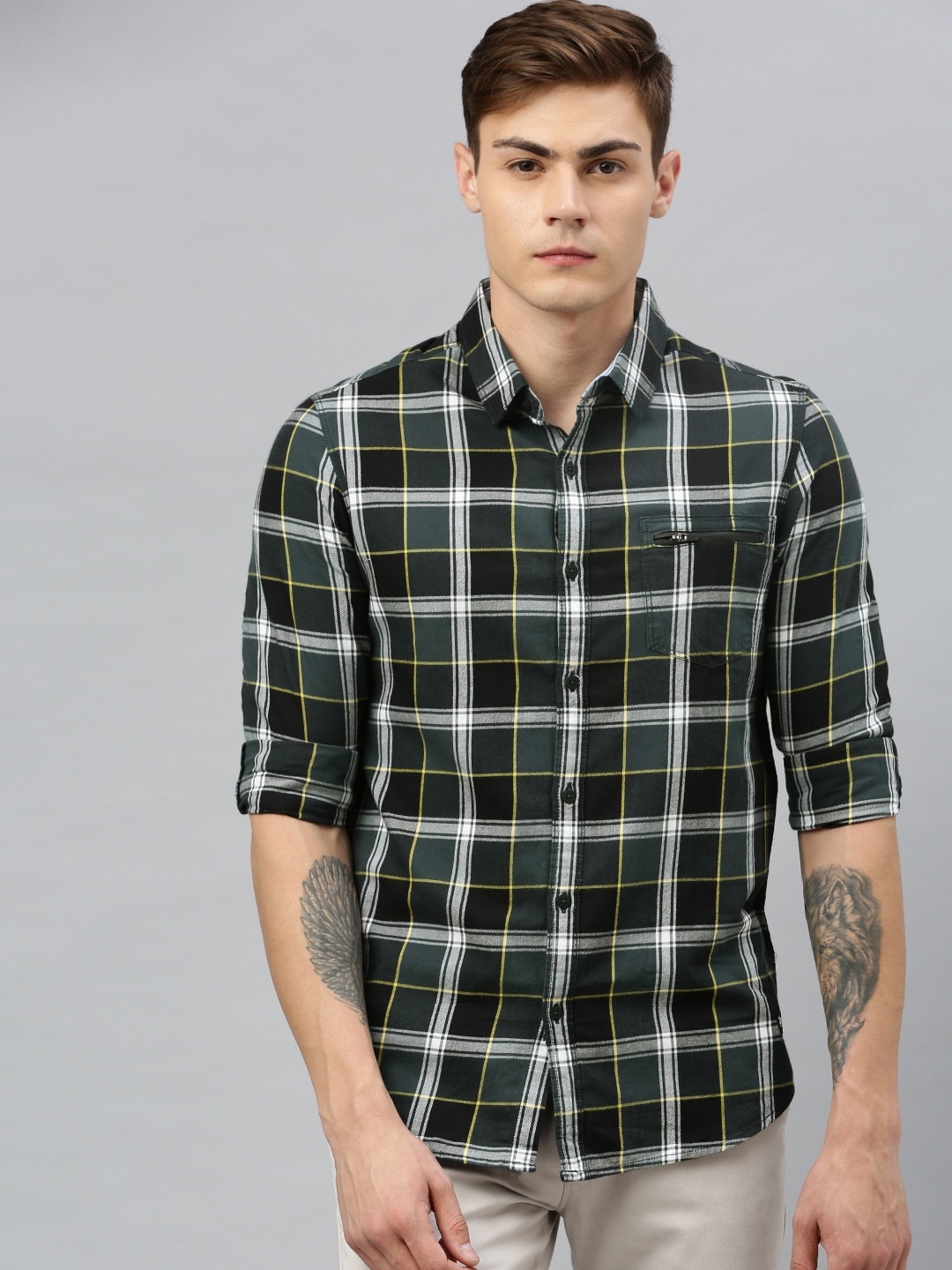 

SPYKAR Men Black & White Slim Fit Checked Casual Shirt