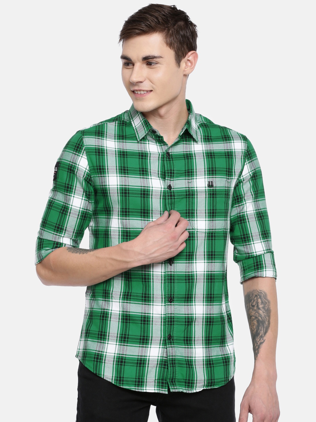 

SPYKAR Men Green & White Slim Fit Checked Casual Shirt