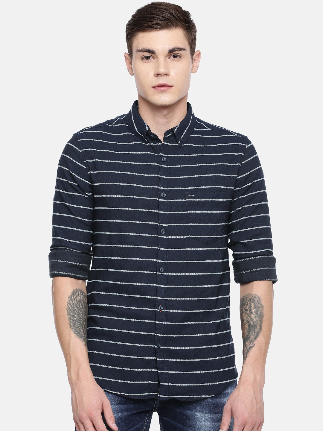 

SPYKAR Men Navy Blue & White Striped Slim Fit Casual Shirt