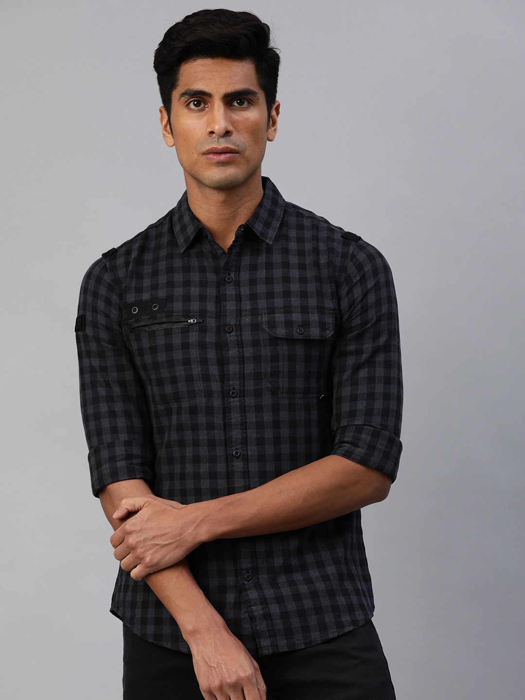 

SPYKAR Men Black & Grey Slim Fit Checked Casual Shirt