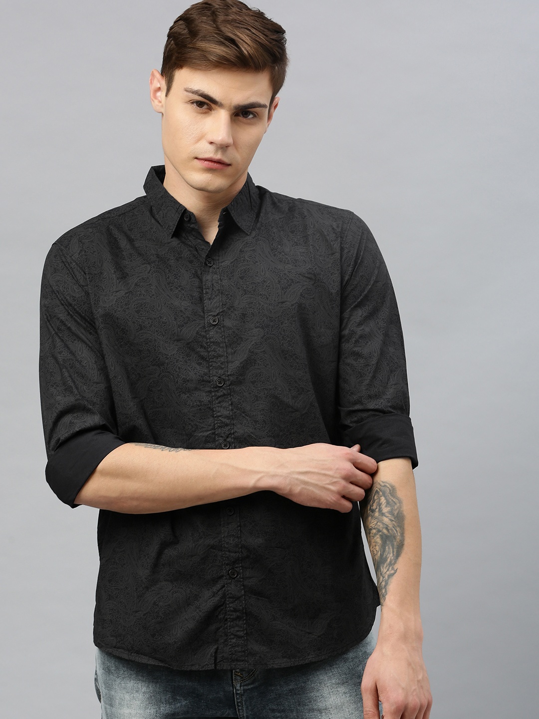 

SPYKAR Men Black & Grey Slim Fit Printed Casual Shirt