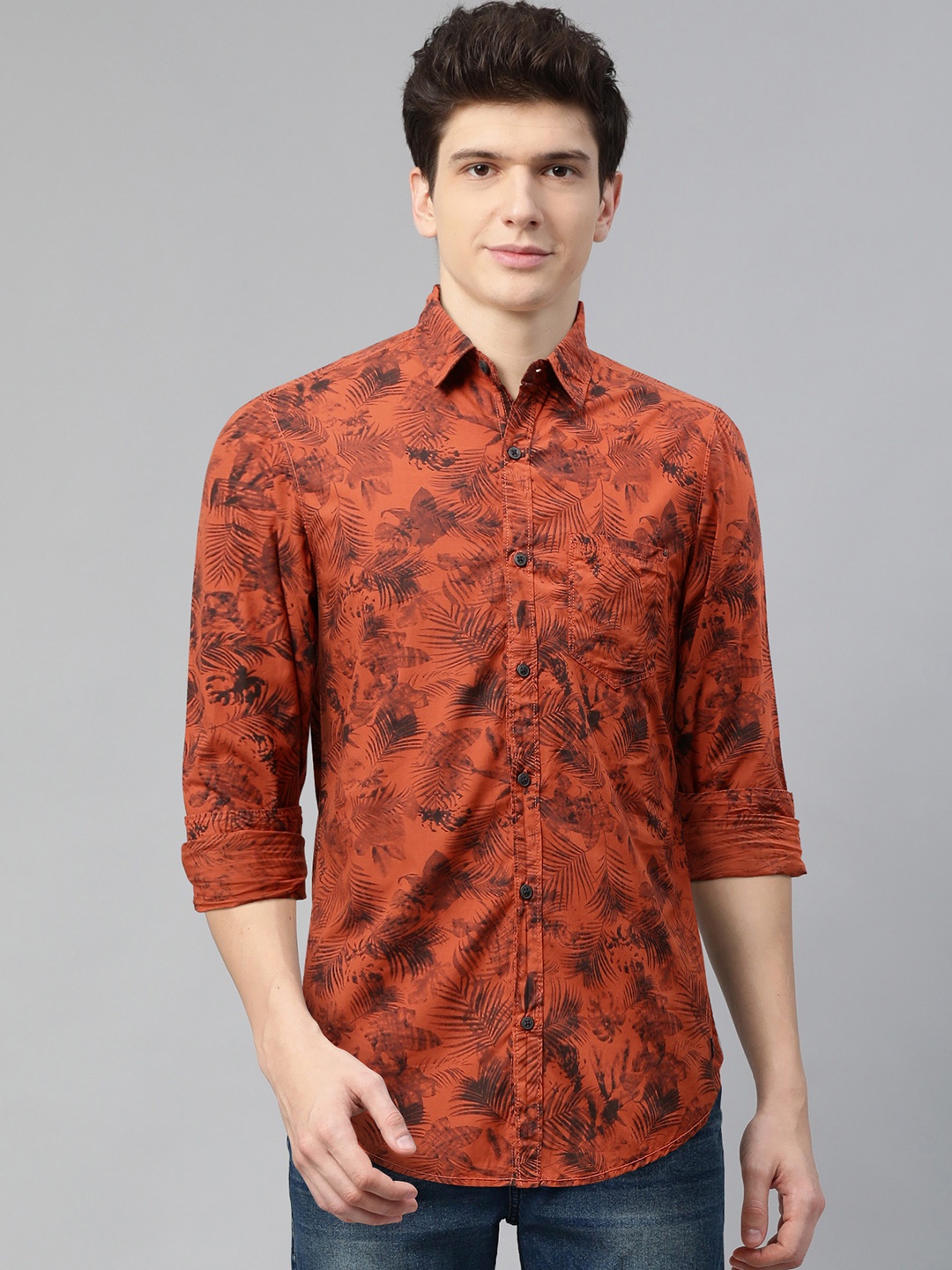 

SPYKAR Men Rust Brown & Black Printed Regular Fit Casual Shirt