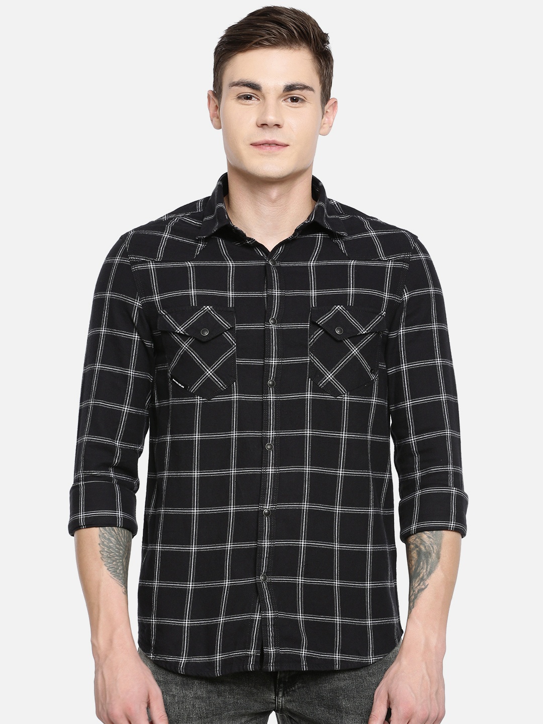 

SPYKAR Men Black & White Slim Fit Checked Casual Shirt