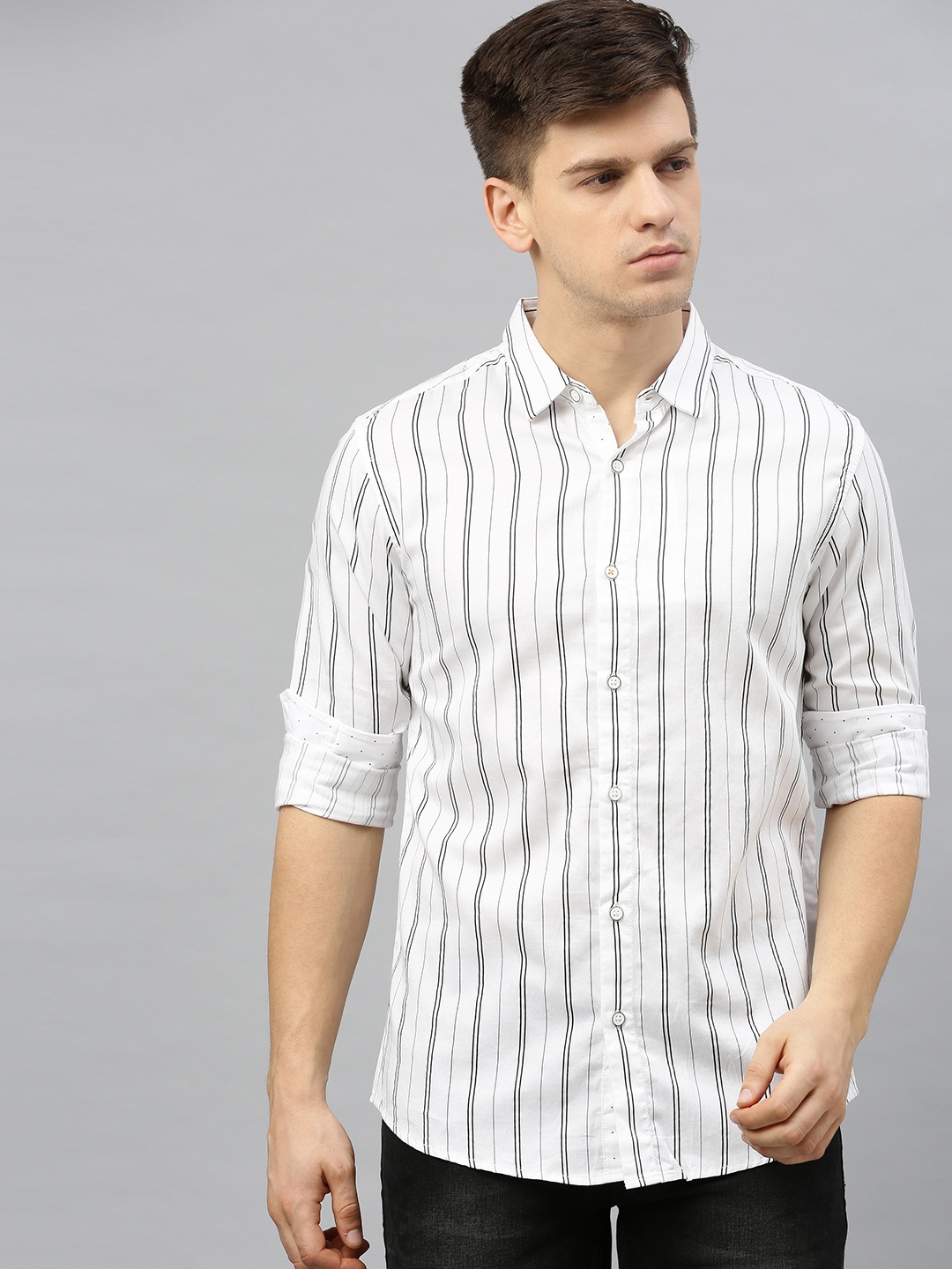 

SPYKAR Men White & Black Slim Fit Striped Casual Shirt