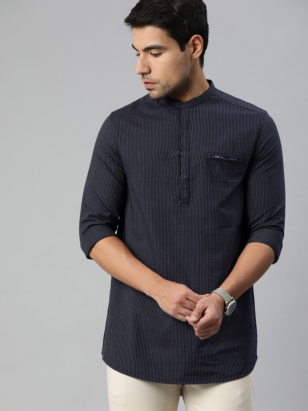 

SPYKAR Men Navy Blue & White Slim Fit Pinstriped Casual Longline Shirt