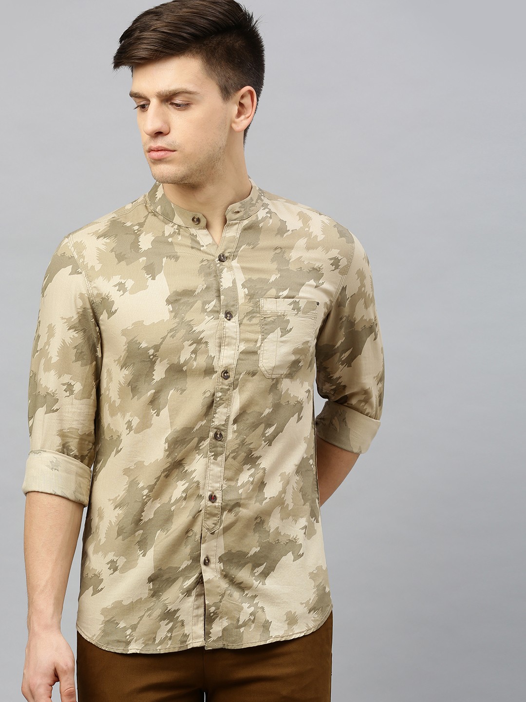 

SPYKAR Men Olive Green & Beige Slim Fit Camouflage Printed Casual Shirt