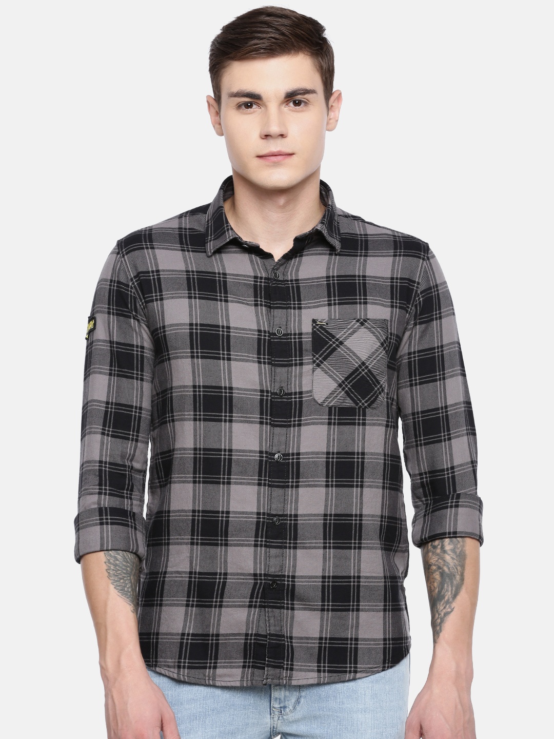 

SPYKAR Men Grey & Black Slim Fit Checked Casual Shirt