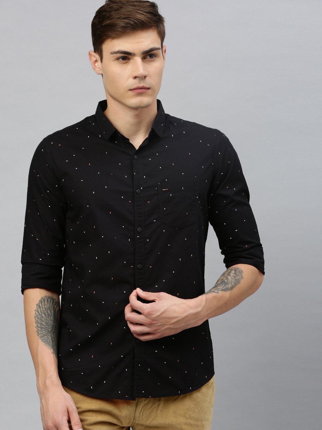 

SPYKAR Men Black Slim Fit Ditsy Conversational Printed Casual Shirt
