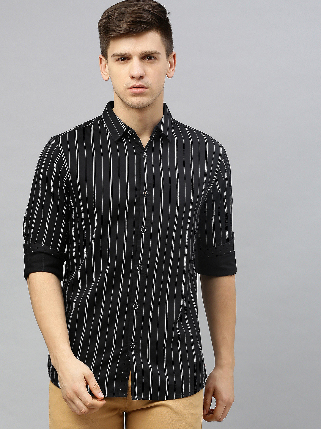 

SPYKAR Men Black & White Slim Fit Striped Casual Shirt