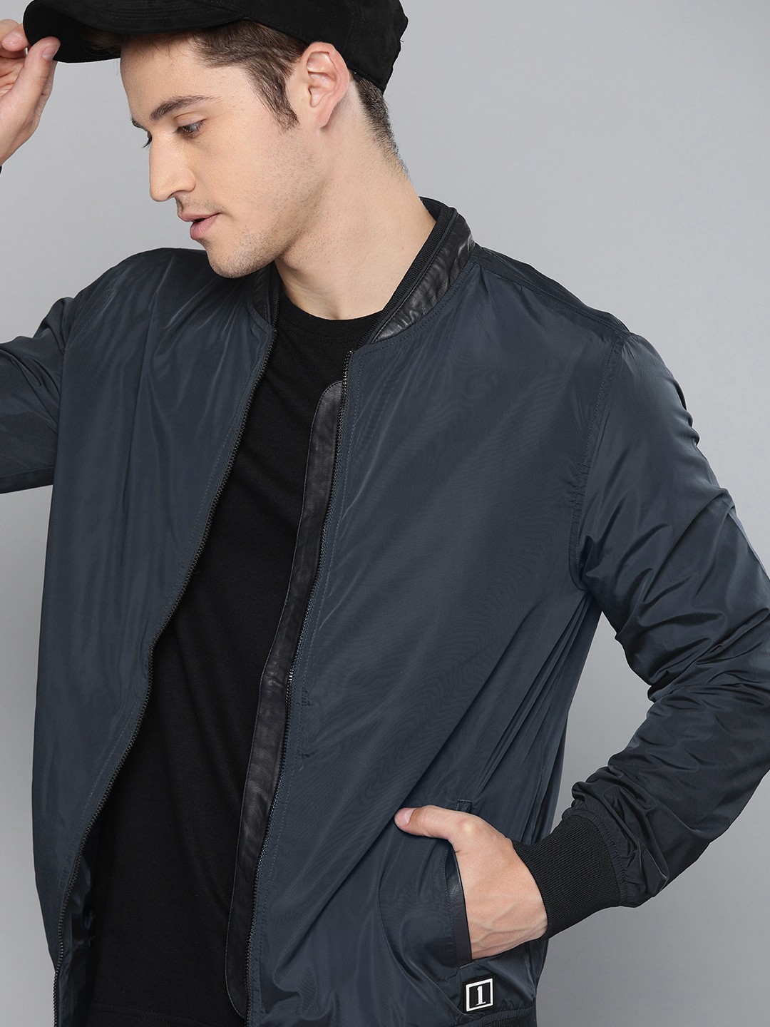 

SINGLE Men Blue Solid Slim Fit Jacket