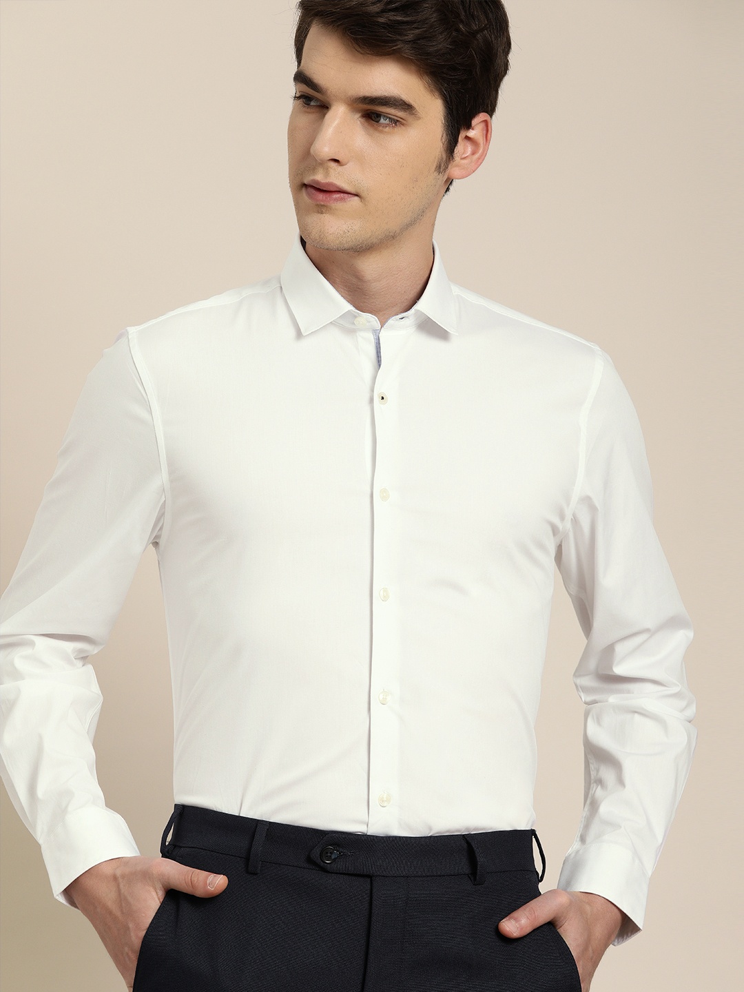 

INVICTUS Men White Slim Fit Solid Stretch Formal Shirt