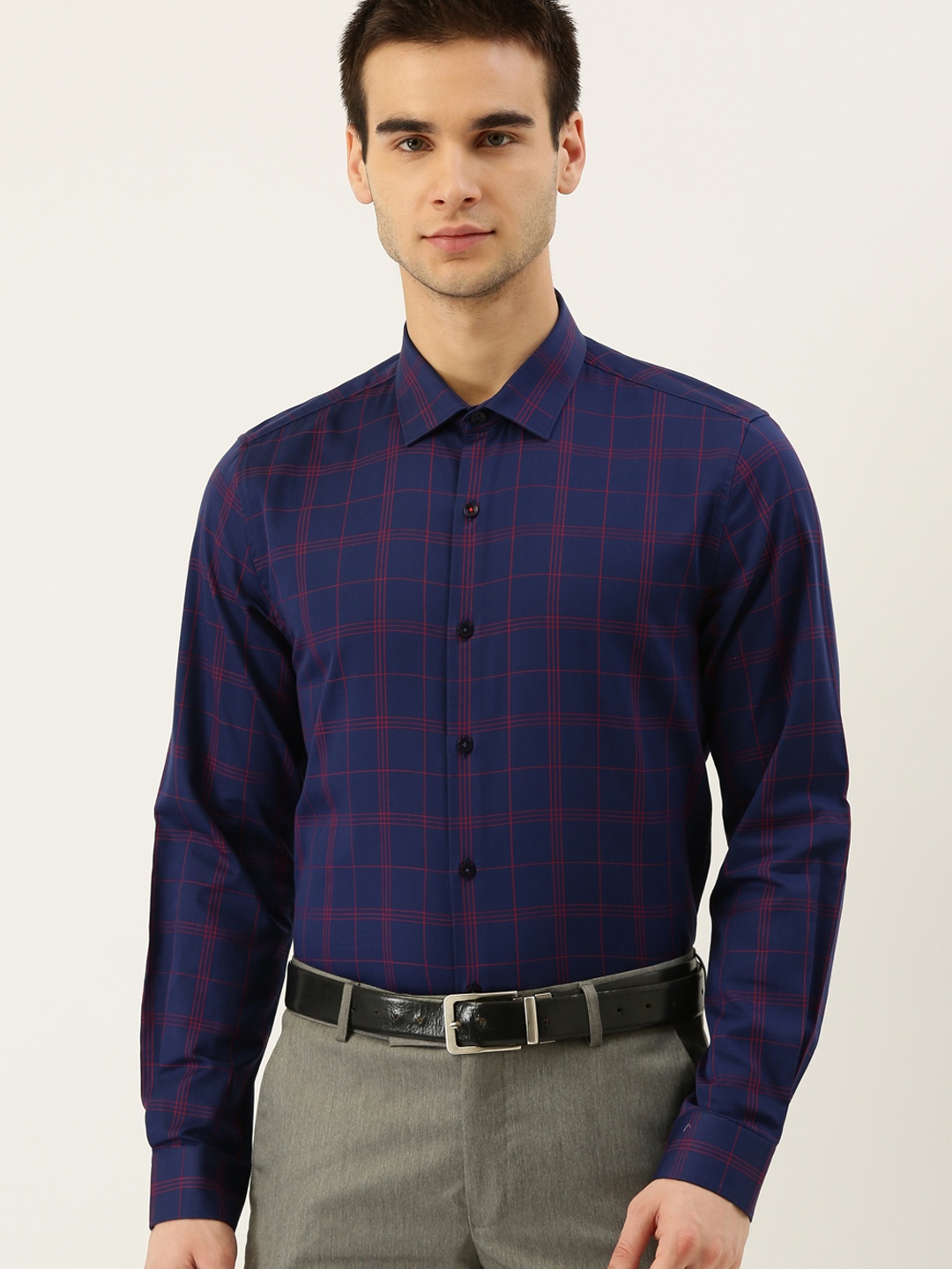 

INVICTUS Men Navy Blue & Red Slim Fit Checked Sustainable Formal Shirt