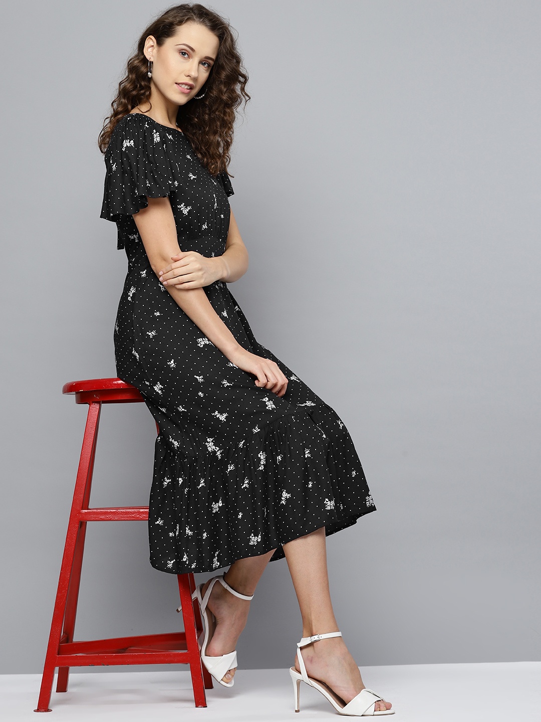 

Marie Claire Women Black & Off-White Floral Printed A-Line Dress