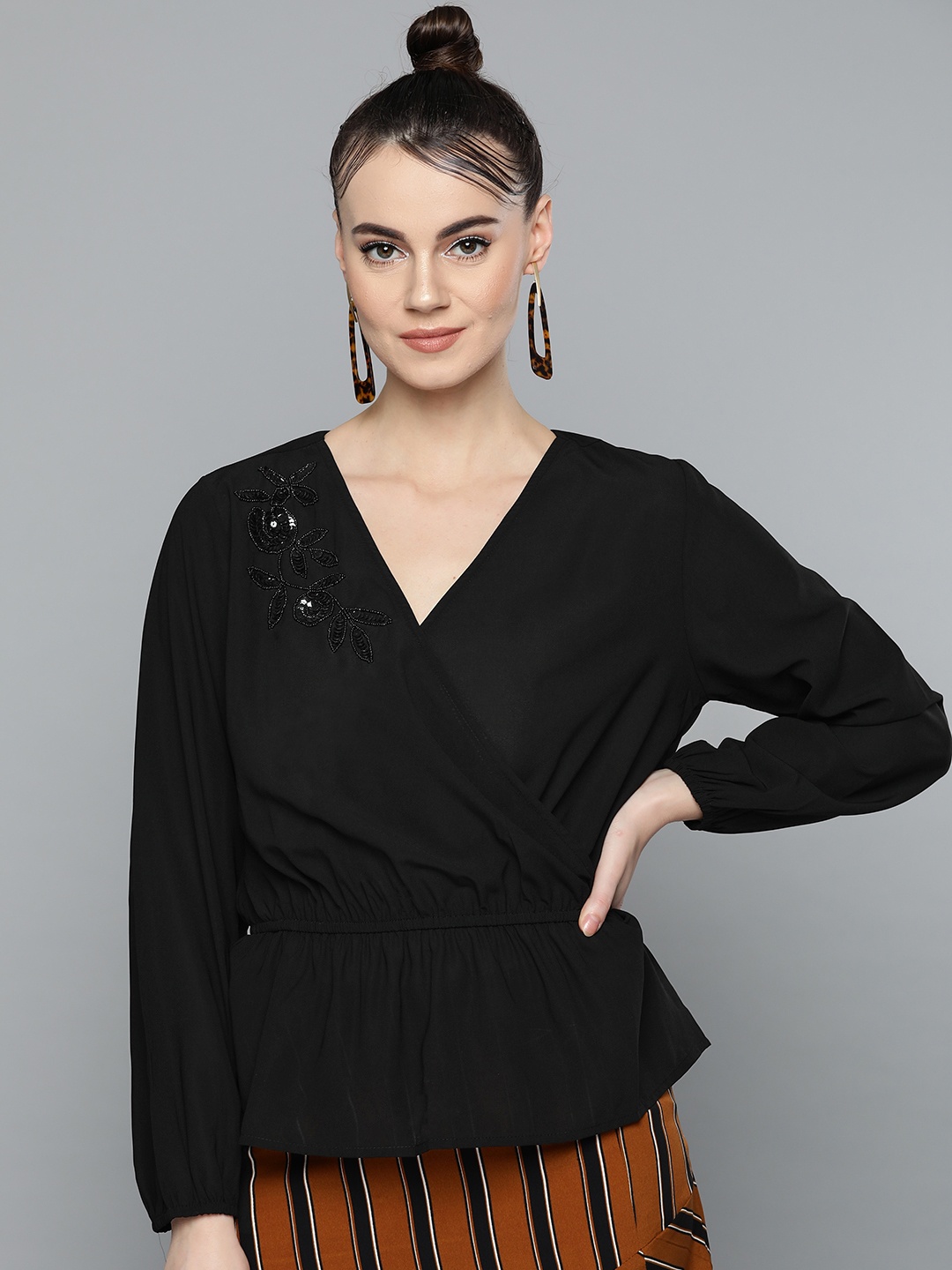 

Marie Claire Women Black Solid Wrap Top
