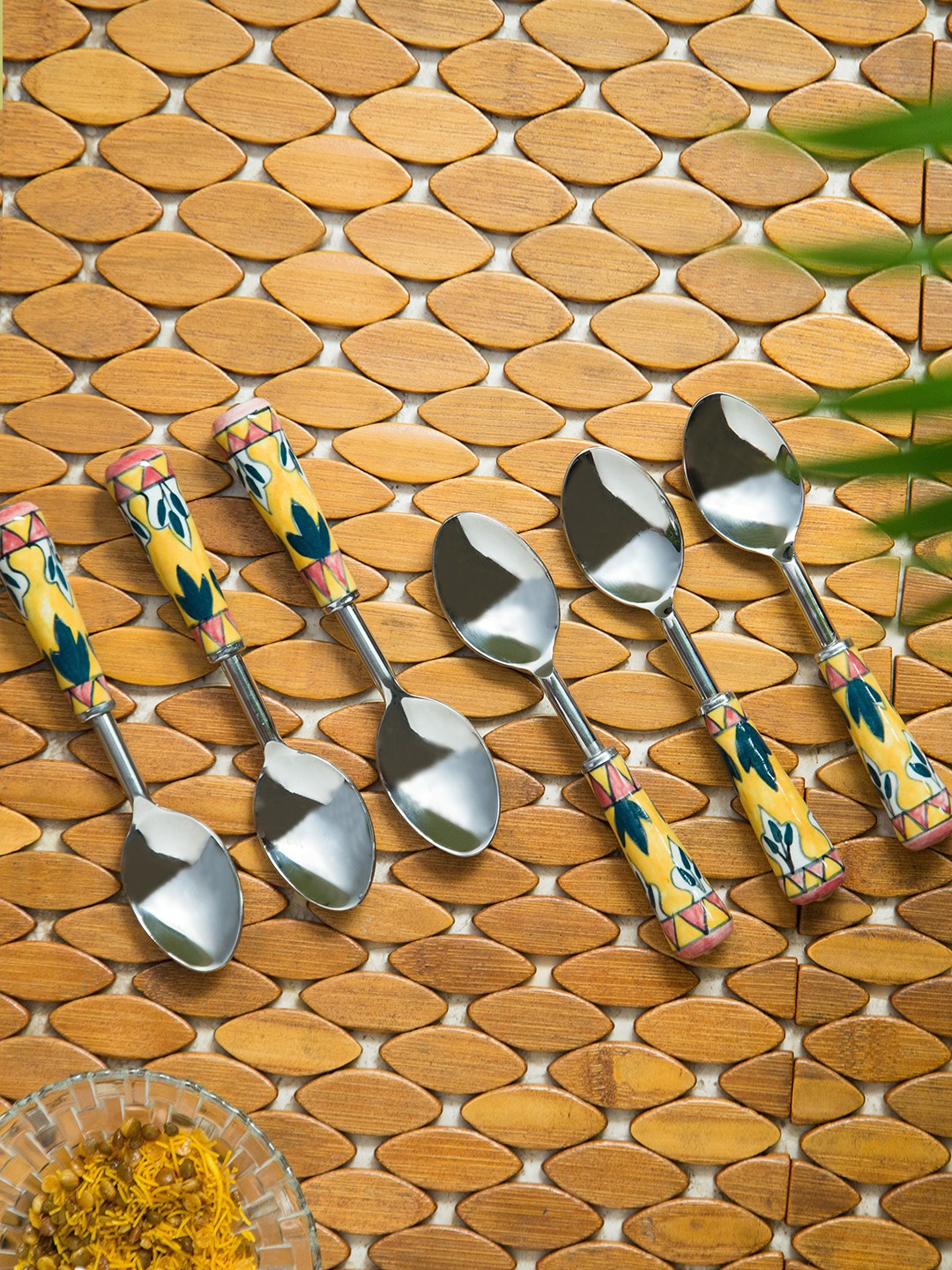 

ExclusiveLane 6 Pieces Silver-Toned Mughal Patti Stainless Steel Spoons