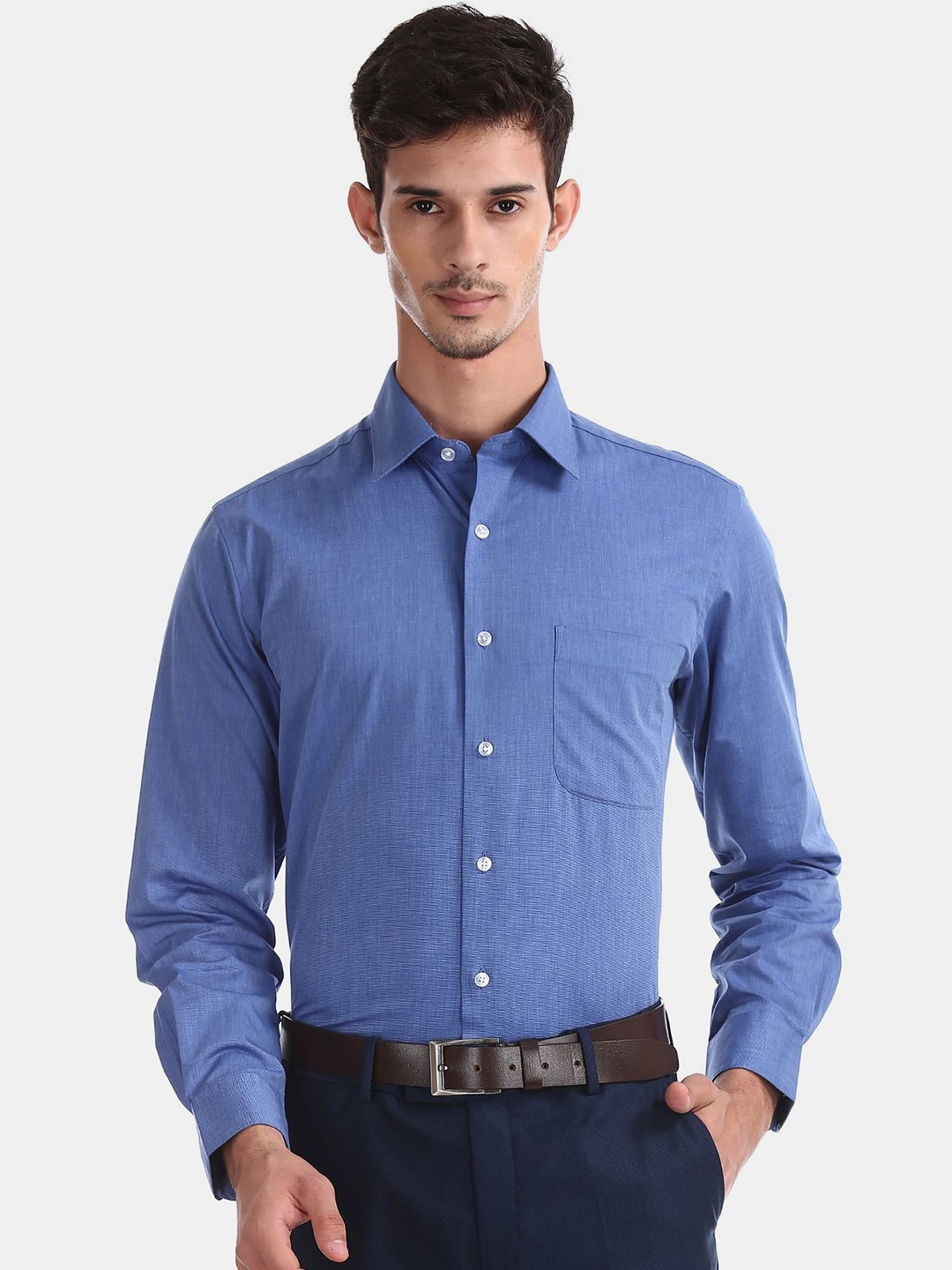 

Arrow Men Blue Regular Fit Solid Formal Shirt