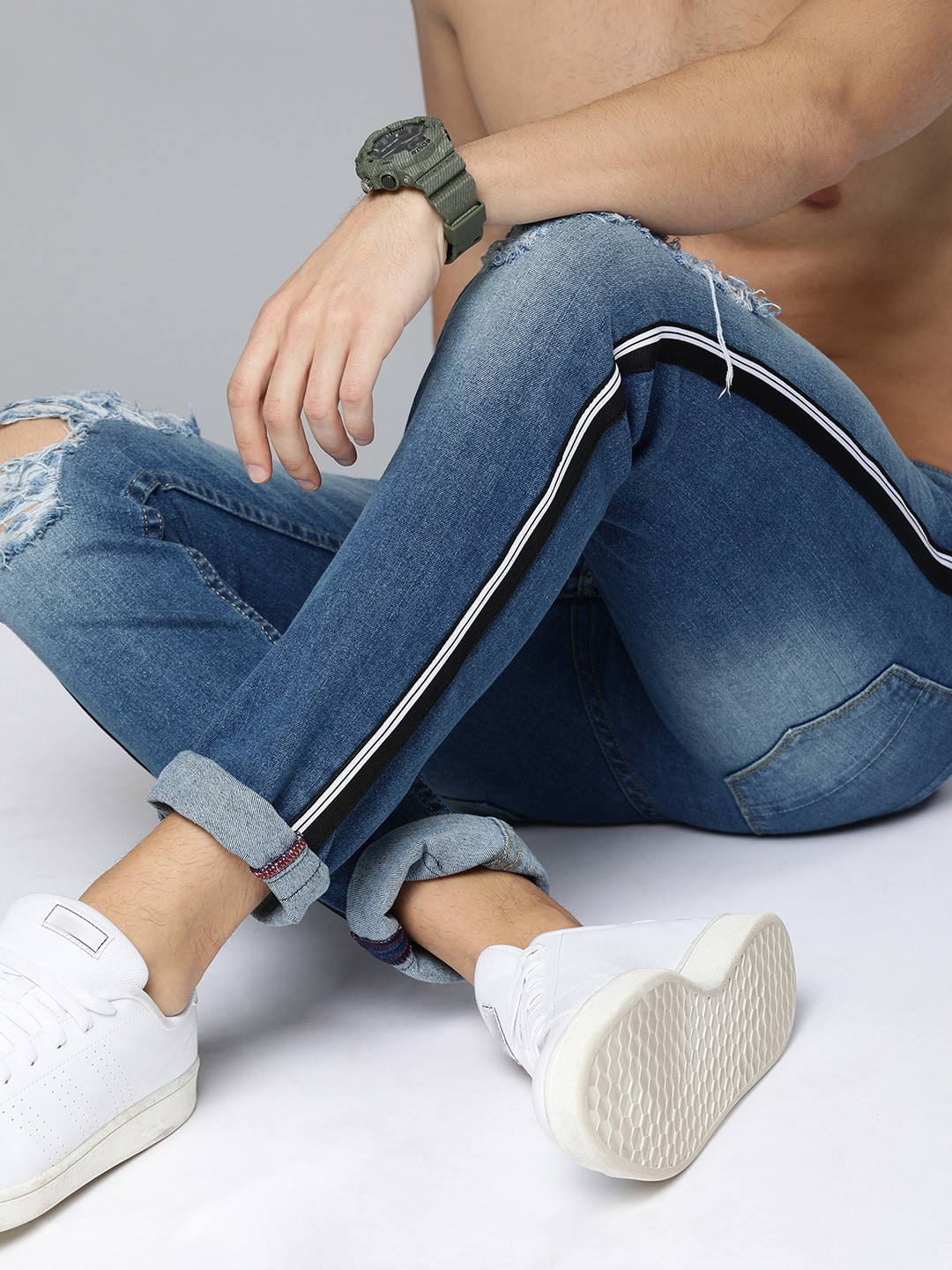 

HERE&NOW Men Blue Slim Fit Mid-Rise Highly Distressed Stretchable Jeans