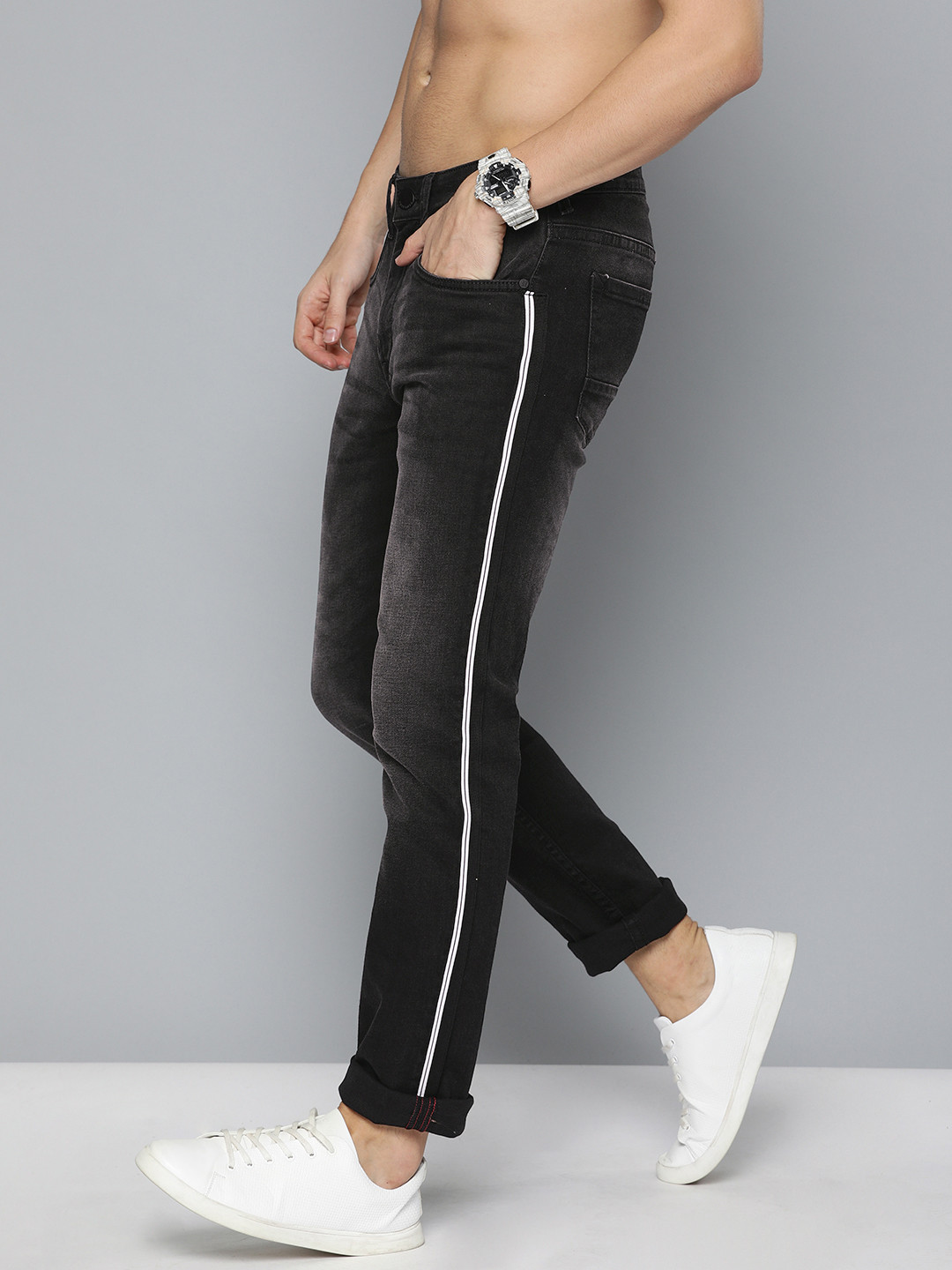 

HERE&NOW Men Black Slim Fit Mid-Rise Clean Look Stretchable Jeans