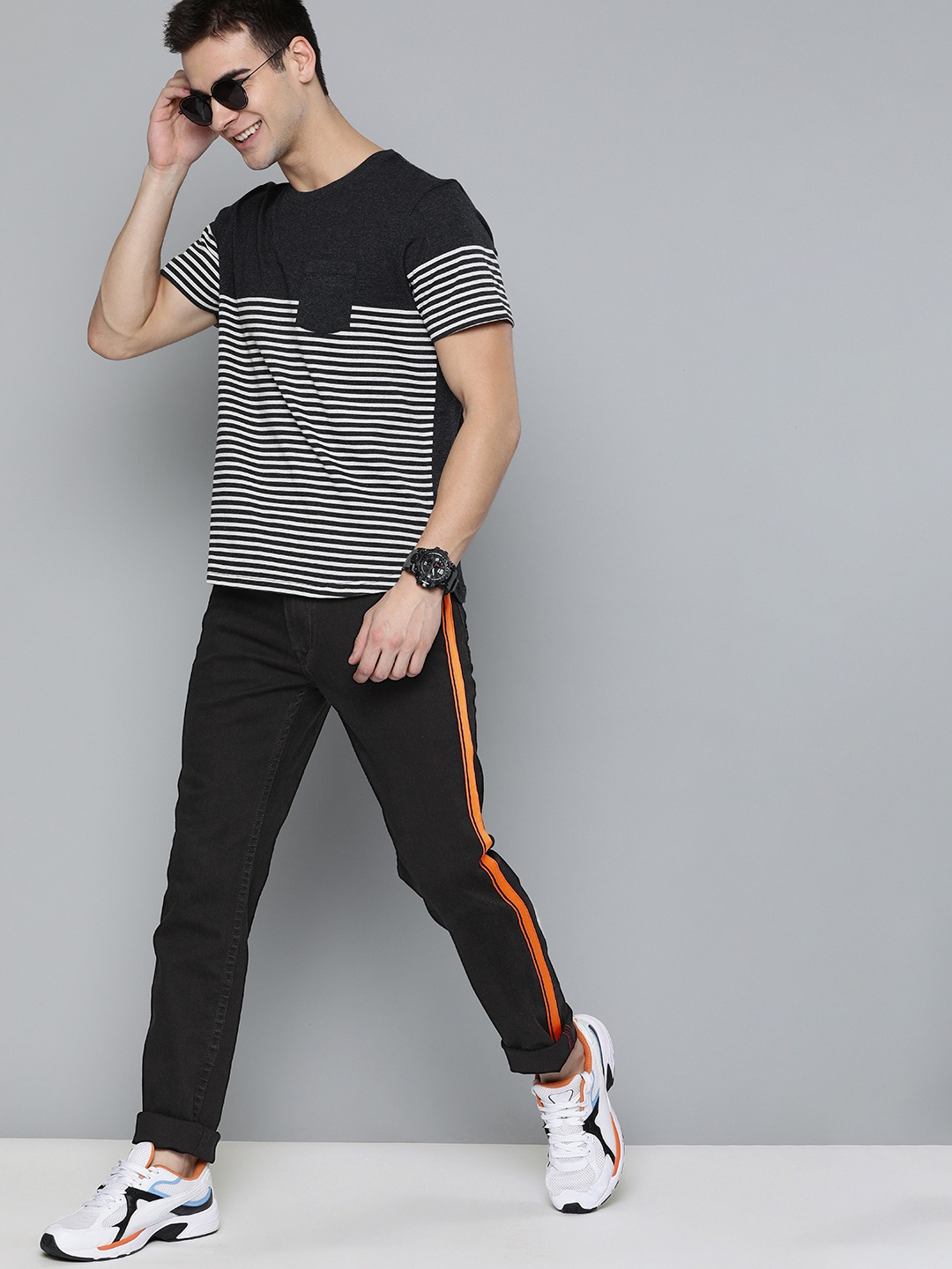 

HERE&NOW Men Black Slim Fit Mid-Rise Clean Look Stretchable Jeans